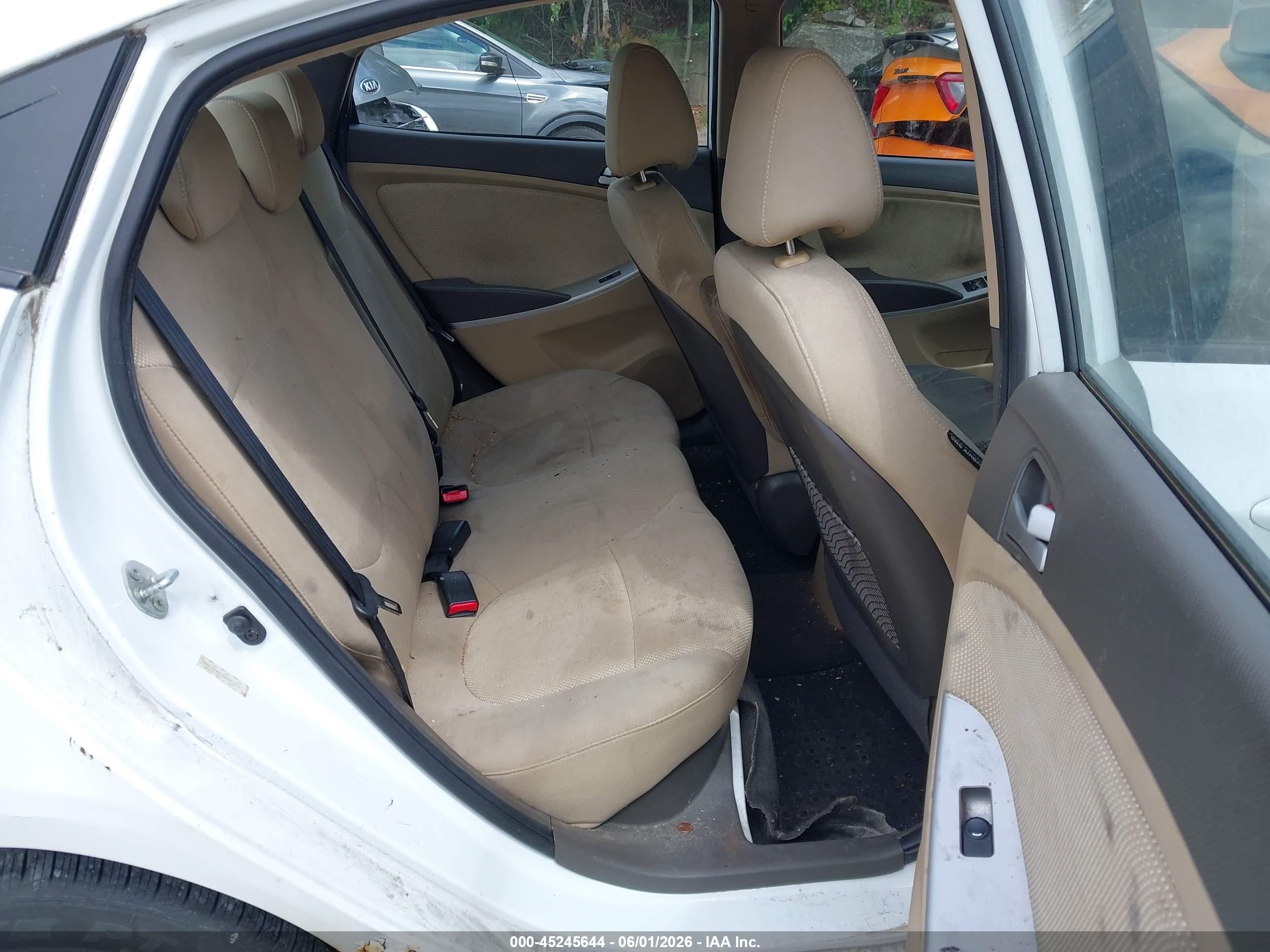 2013 Hyundai Accent Gls White vin: KMHCT4AE5DU507072