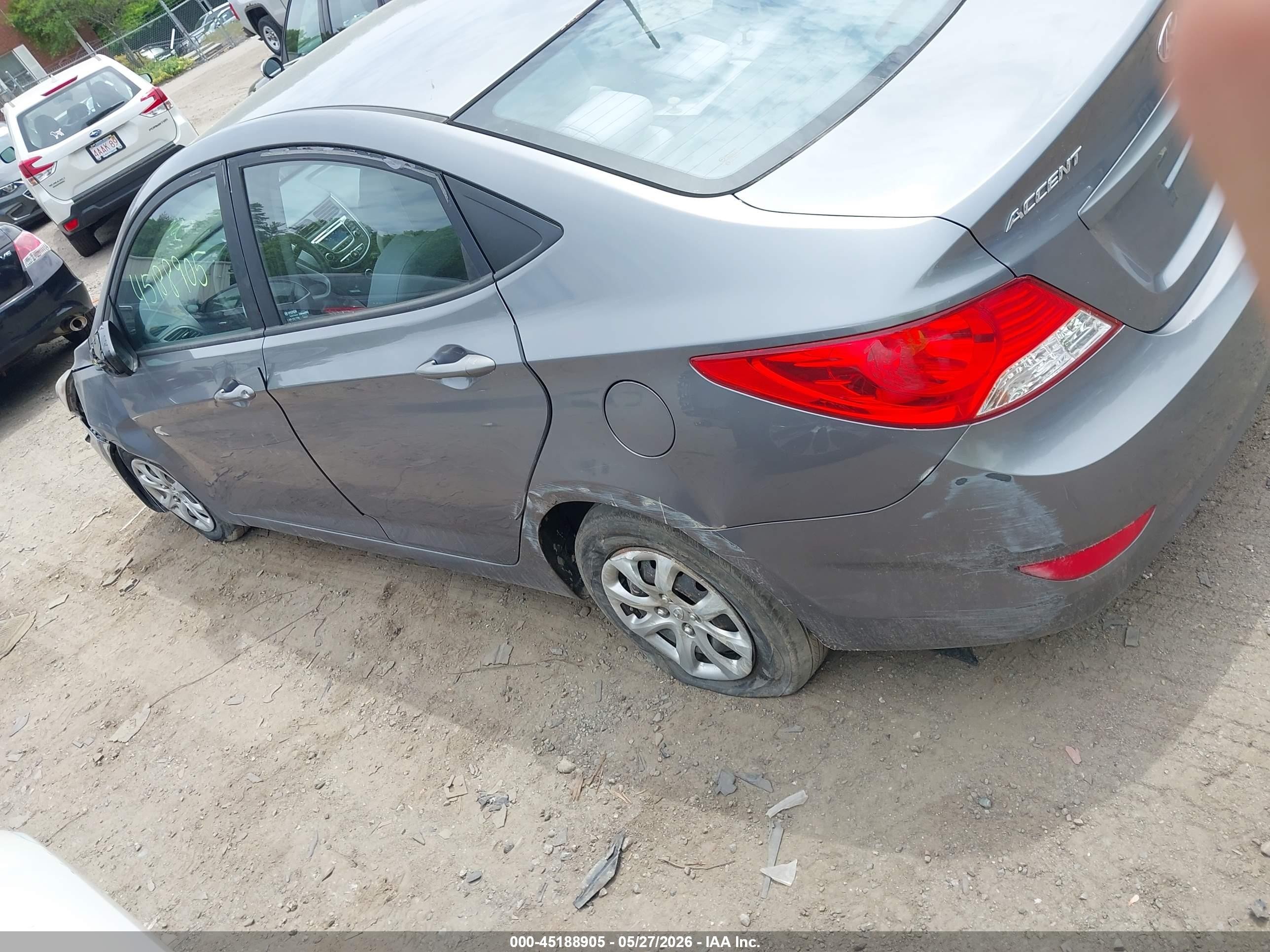 2013 Hyundai Accent Gls Gray vin: KMHCT4AE5DU507542