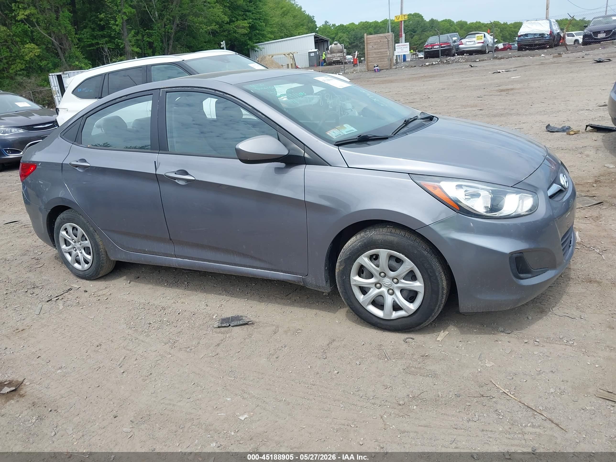 2013 Hyundai Accent Gls Gray vin: KMHCT4AE5DU507542