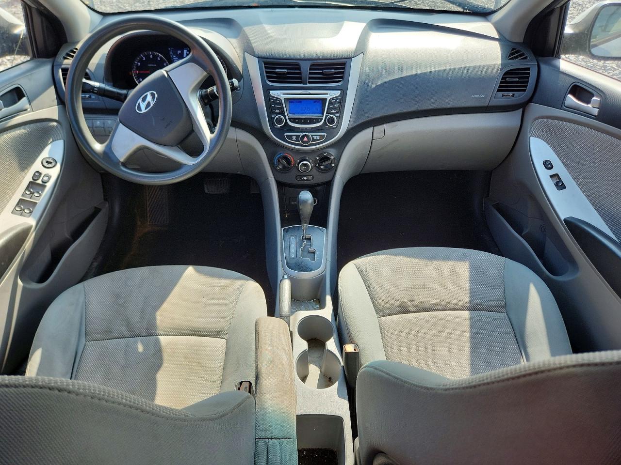 2013 Hyundai Accent Gls Серебряный vin: KMHCT4AE5DU518847