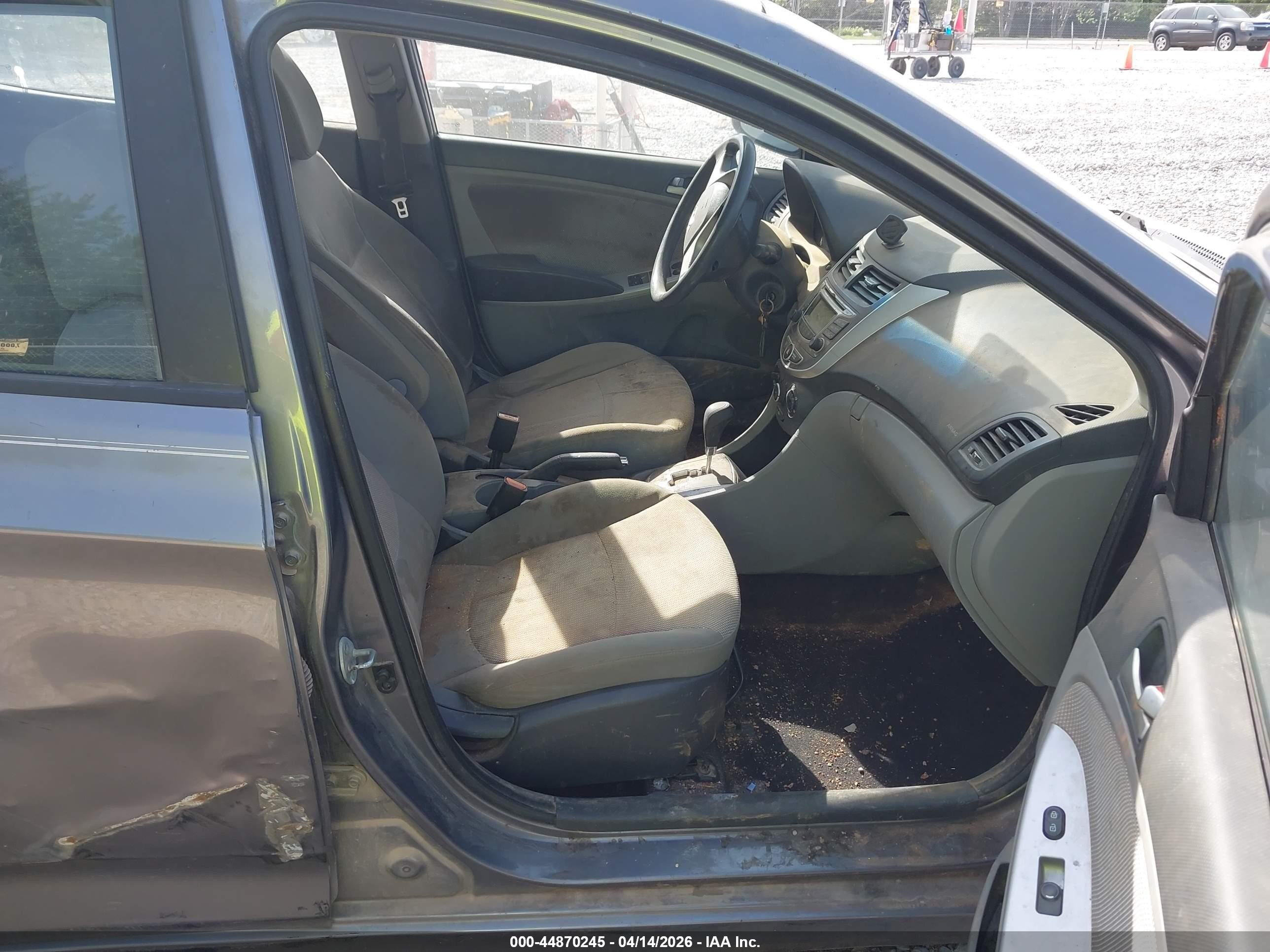 2013 Hyundai Accent Gls Серый vin: KMHCT4AE5DU577929