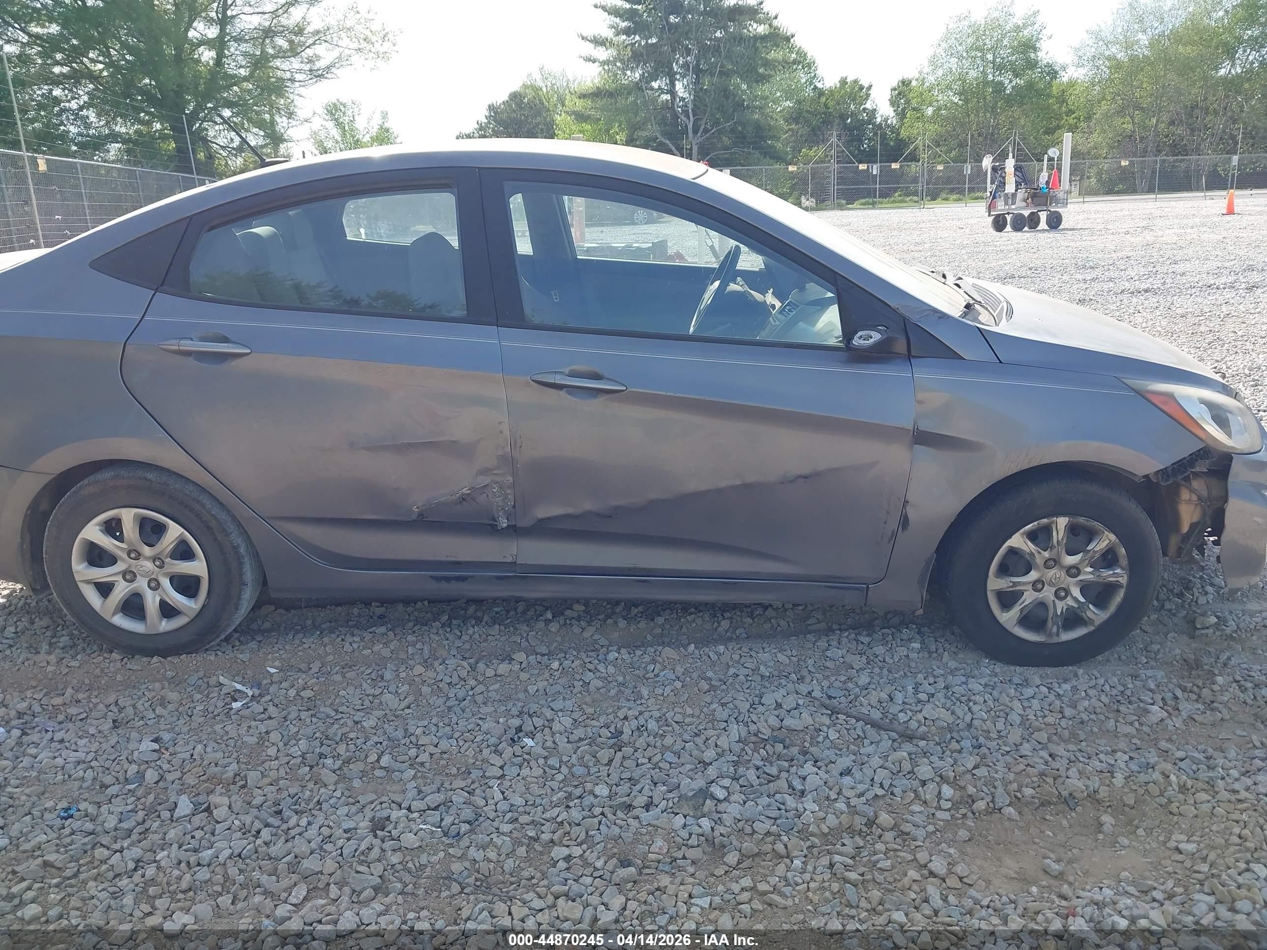 2013 Hyundai Accent Gls Серый vin: KMHCT4AE5DU577929