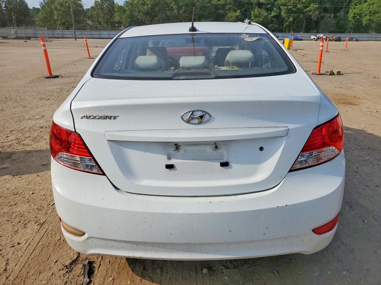 2014 Hyundai Accent Gls White vin: KMHCT4AE5EU607609