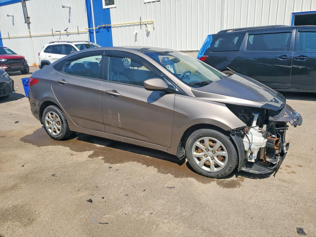 2014 Hyundai Accent Gls Tan vin: KMHCT4AE5EU608355