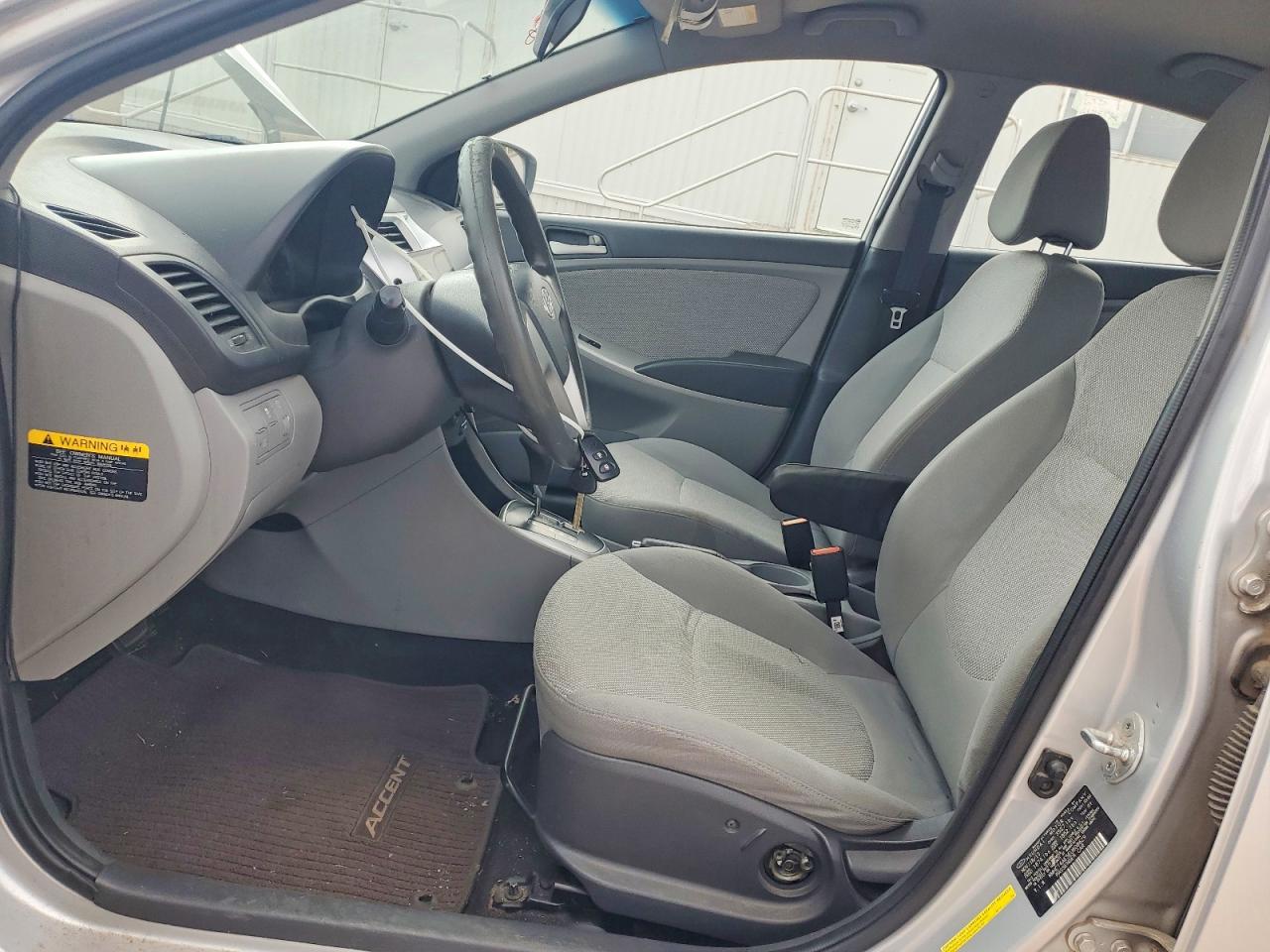 2014 Hyundai Accent Gls Silver vin: KMHCT4AE5EU608629