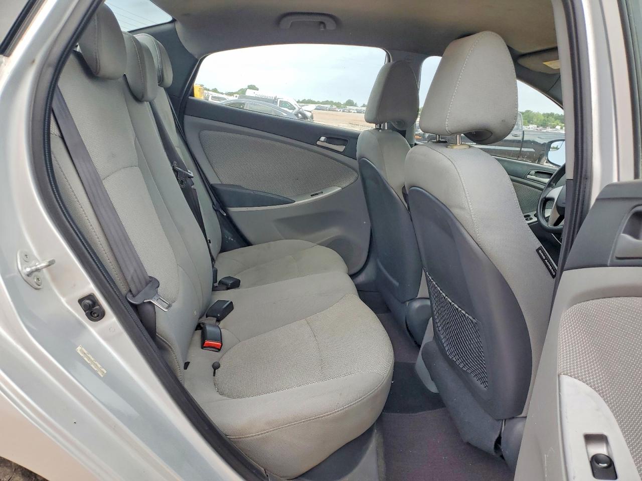 2014 Hyundai Accent Gls Silver vin: KMHCT4AE5EU608629