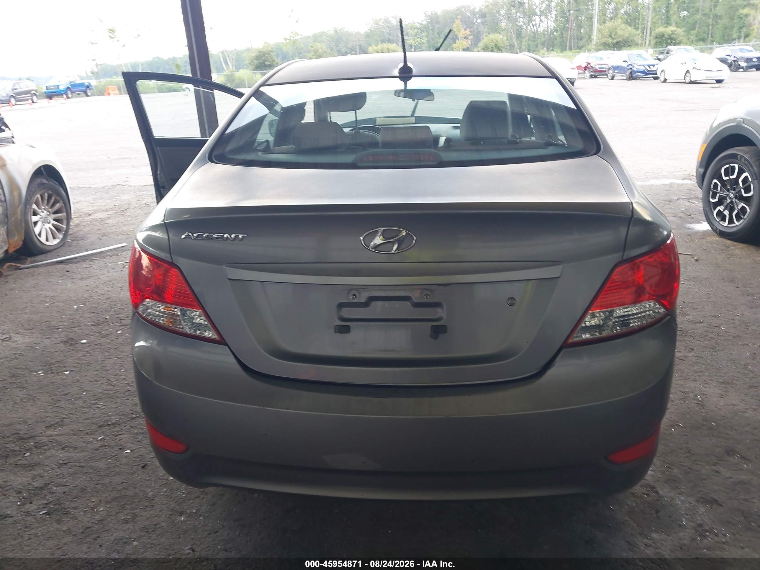 2014 Hyundai Accent Gls Gray vin: KMHCT4AE5EU664120