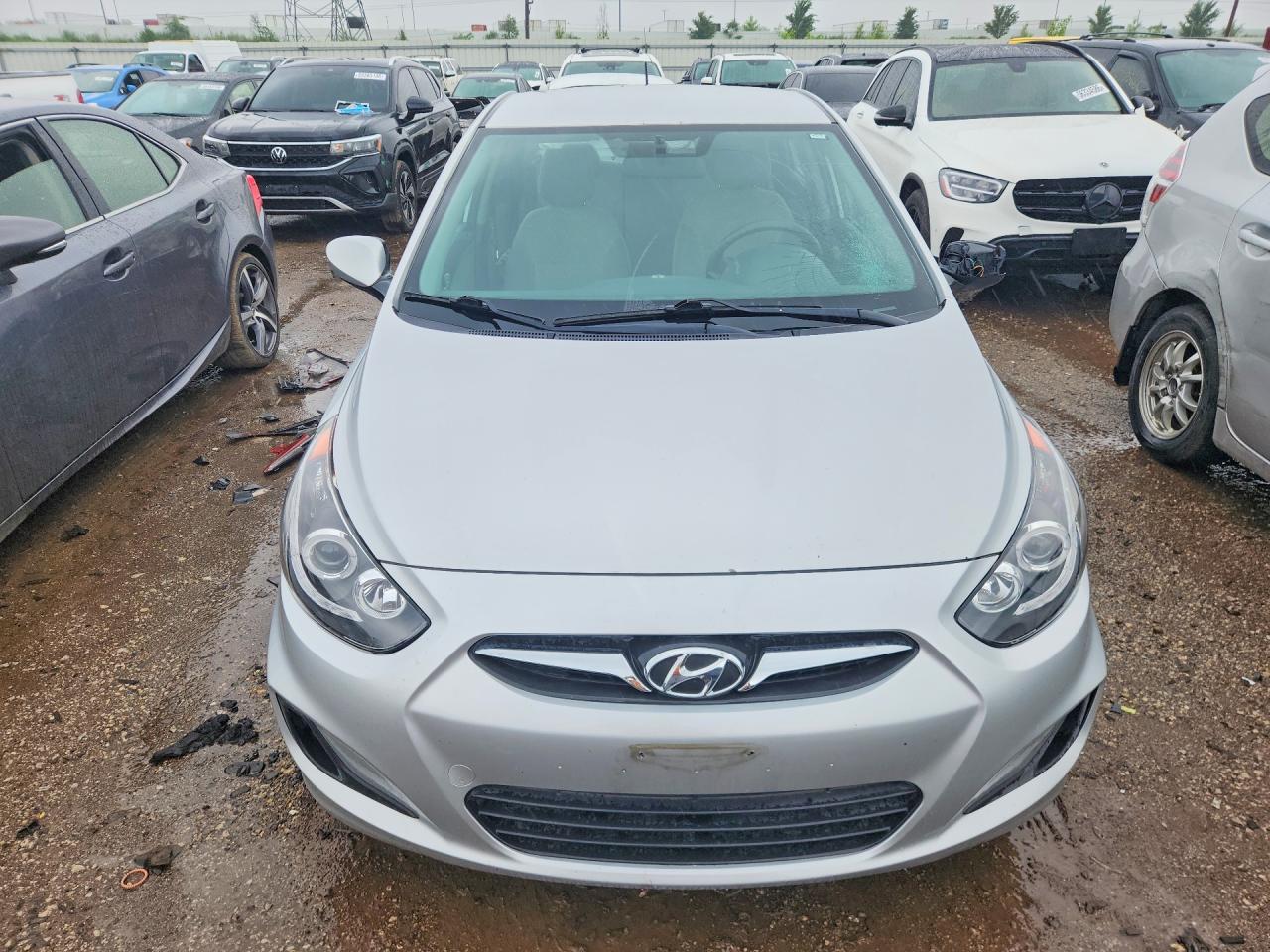 2014 Hyundai Accent Gls Silver vin: KMHCT4AE5EU668412
