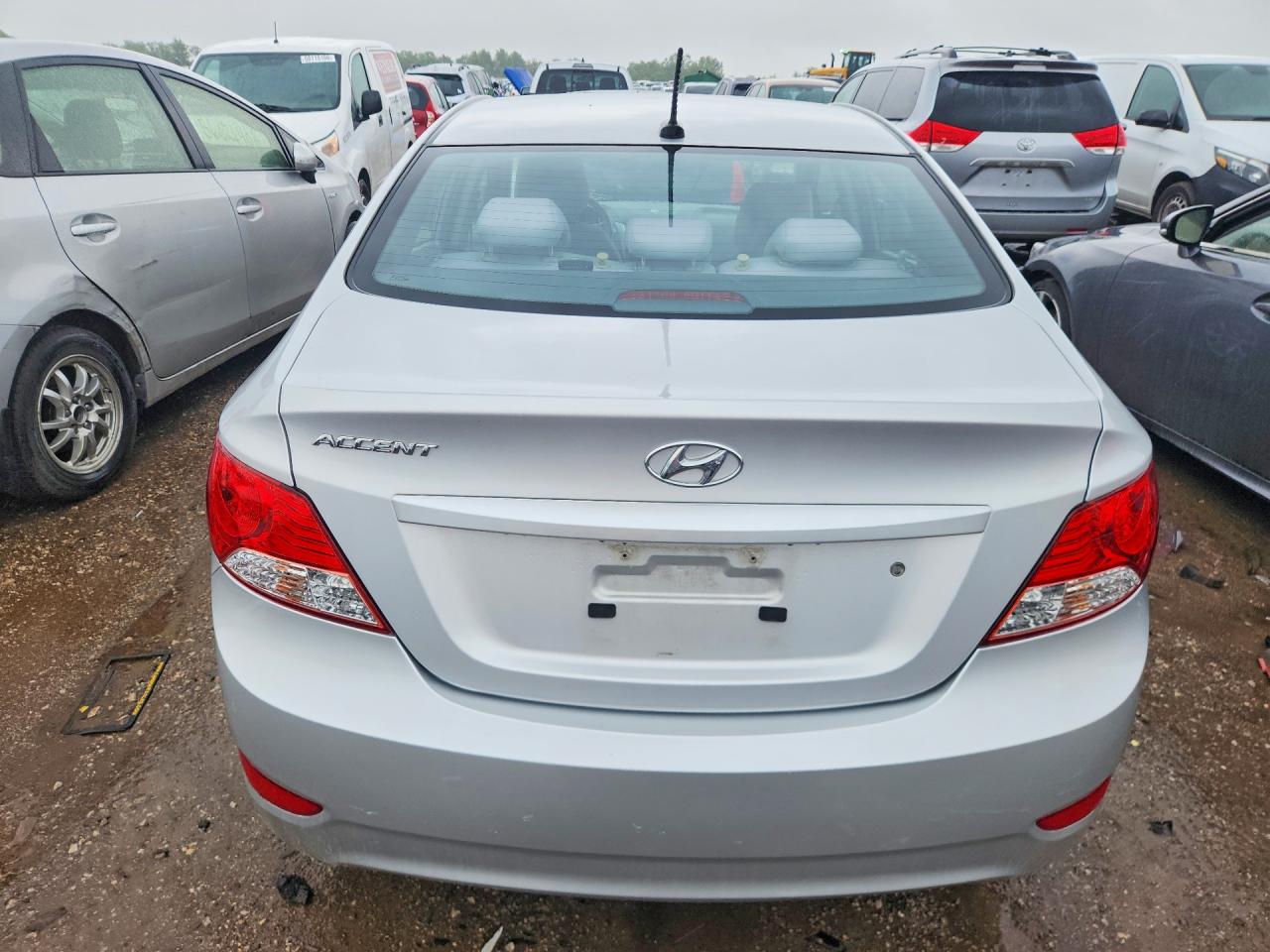 2014 Hyundai Accent Gls Silver vin: KMHCT4AE5EU668412