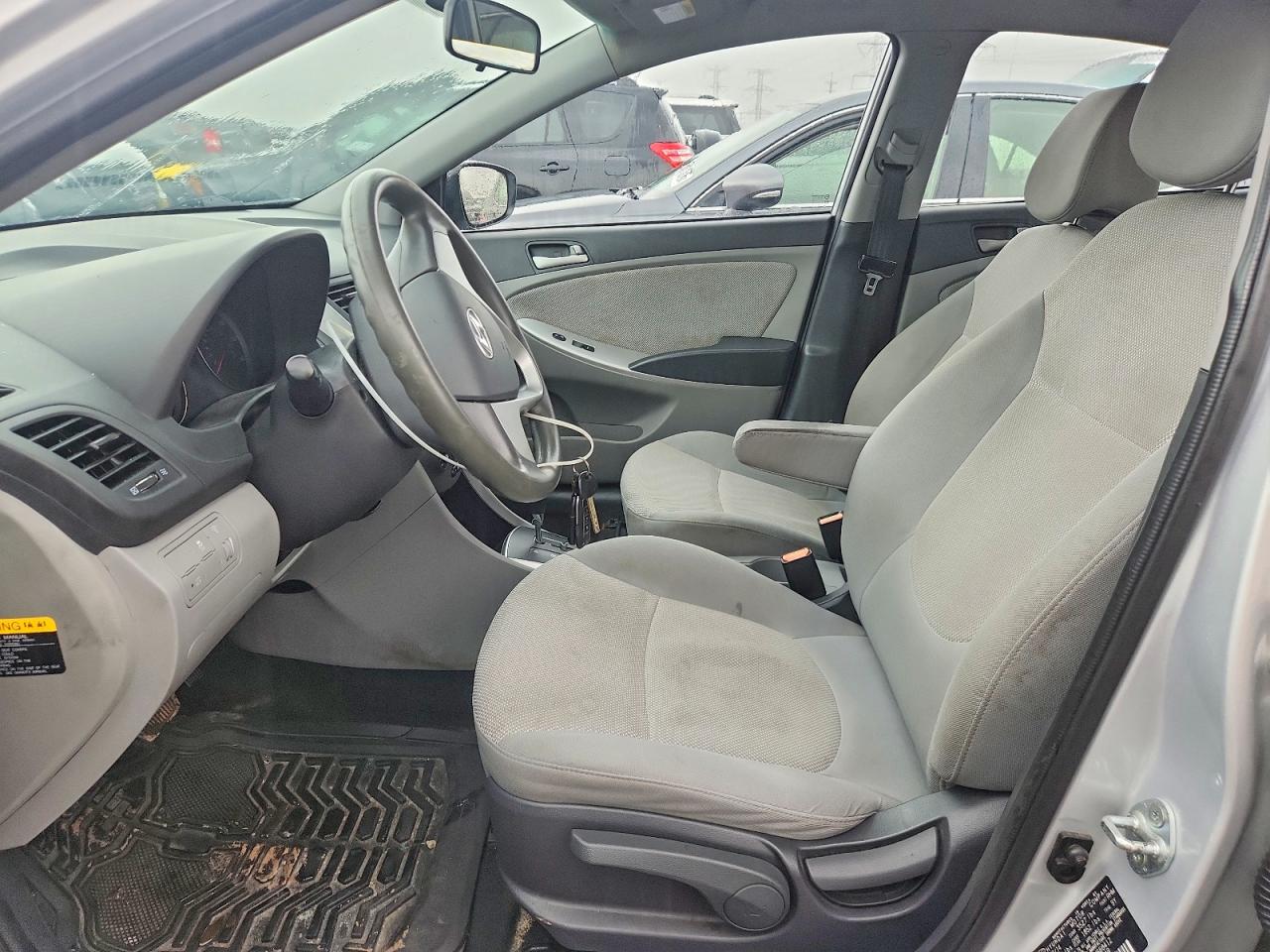 2014 Hyundai Accent Gls Silver vin: KMHCT4AE5EU668412