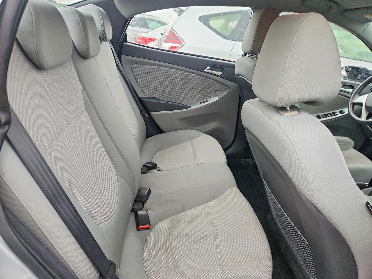 2014 Hyundai Accent Gls Silver vin: KMHCT4AE5EU668412