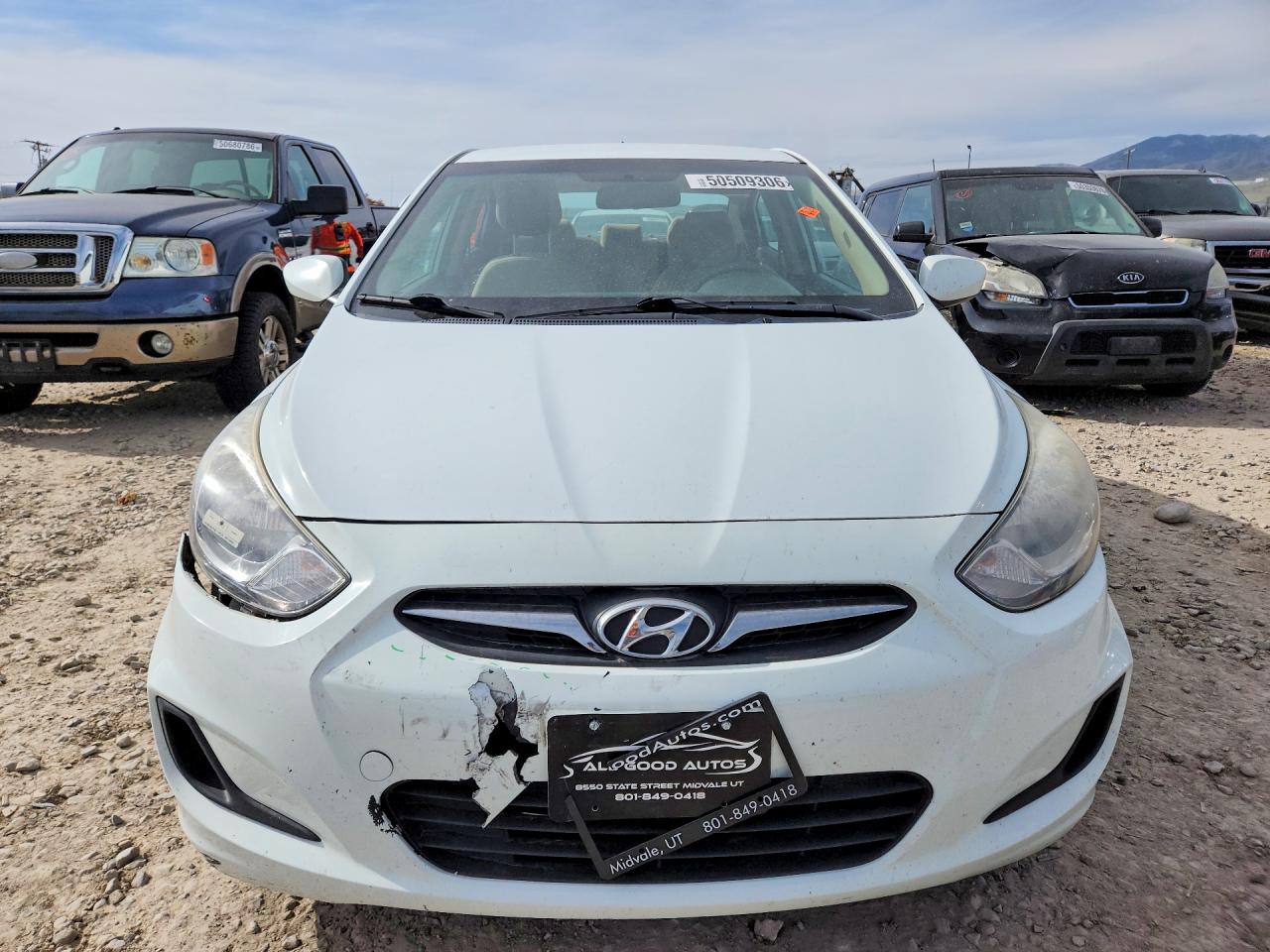 2014 Hyundai Accent Gls White vin: KMHCT4AE5EU713977