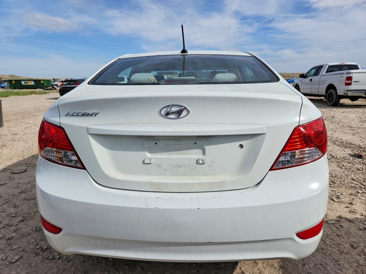 2014 Hyundai Accent Gls White vin: KMHCT4AE5EU713977