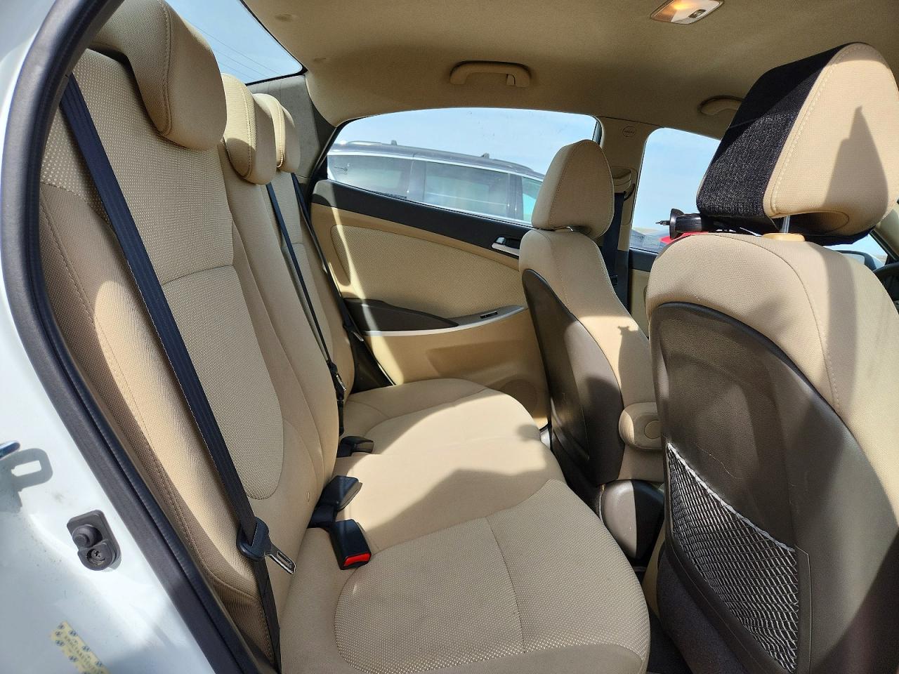 2014 Hyundai Accent Gls White vin: KMHCT4AE5EU713977