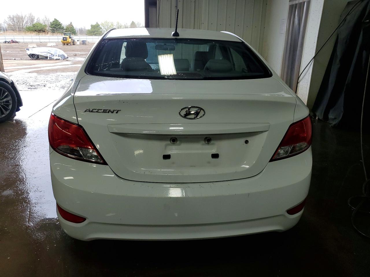 2015 Hyundai Accent Gls White vin: KMHCT4AE5FU799406