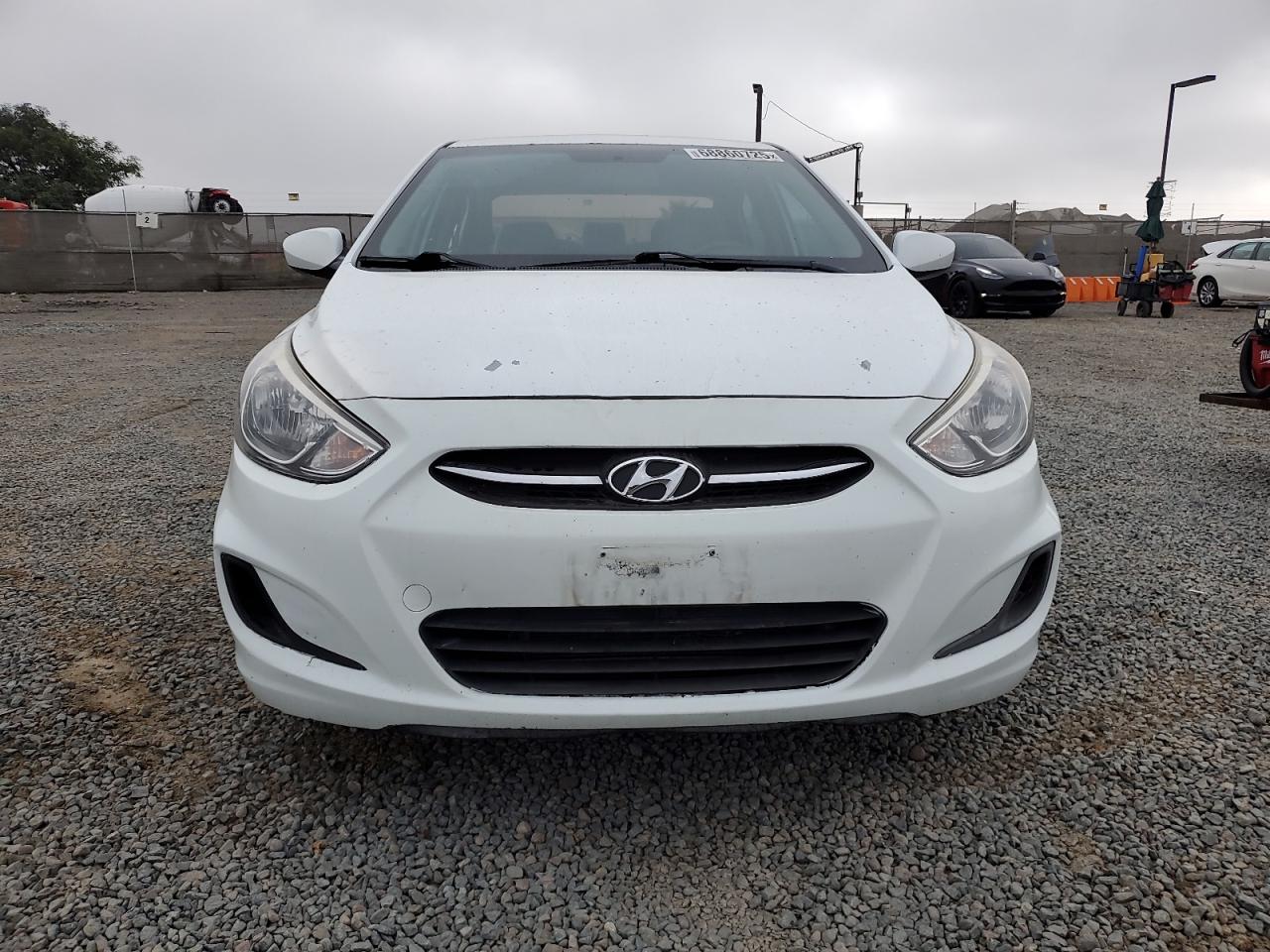 2015 Hyundai Accent Gls White vin: KMHCT4AE5FU884777