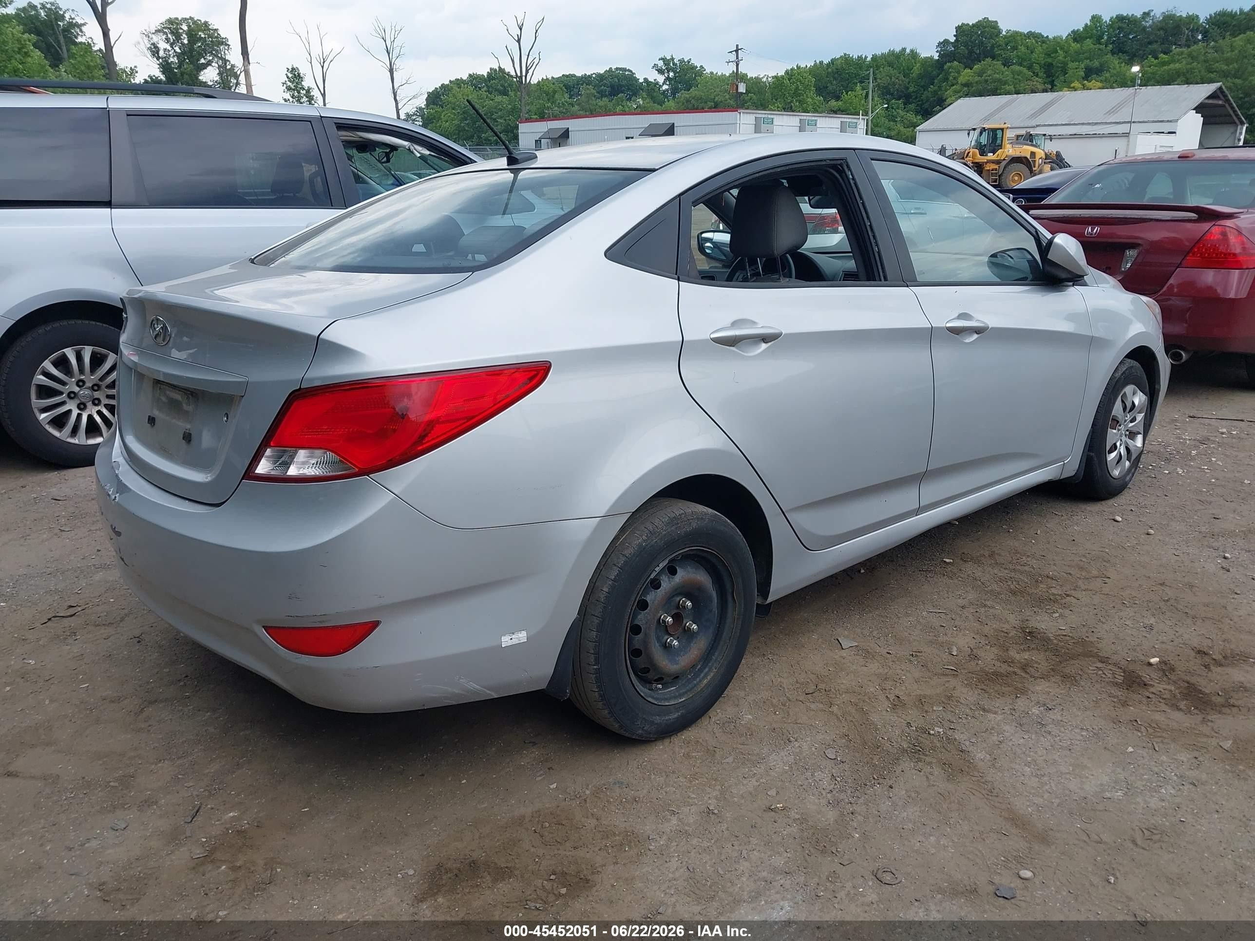 2015 Hyundai Accent Gls Silver vin: KMHCT4AE5FU923125