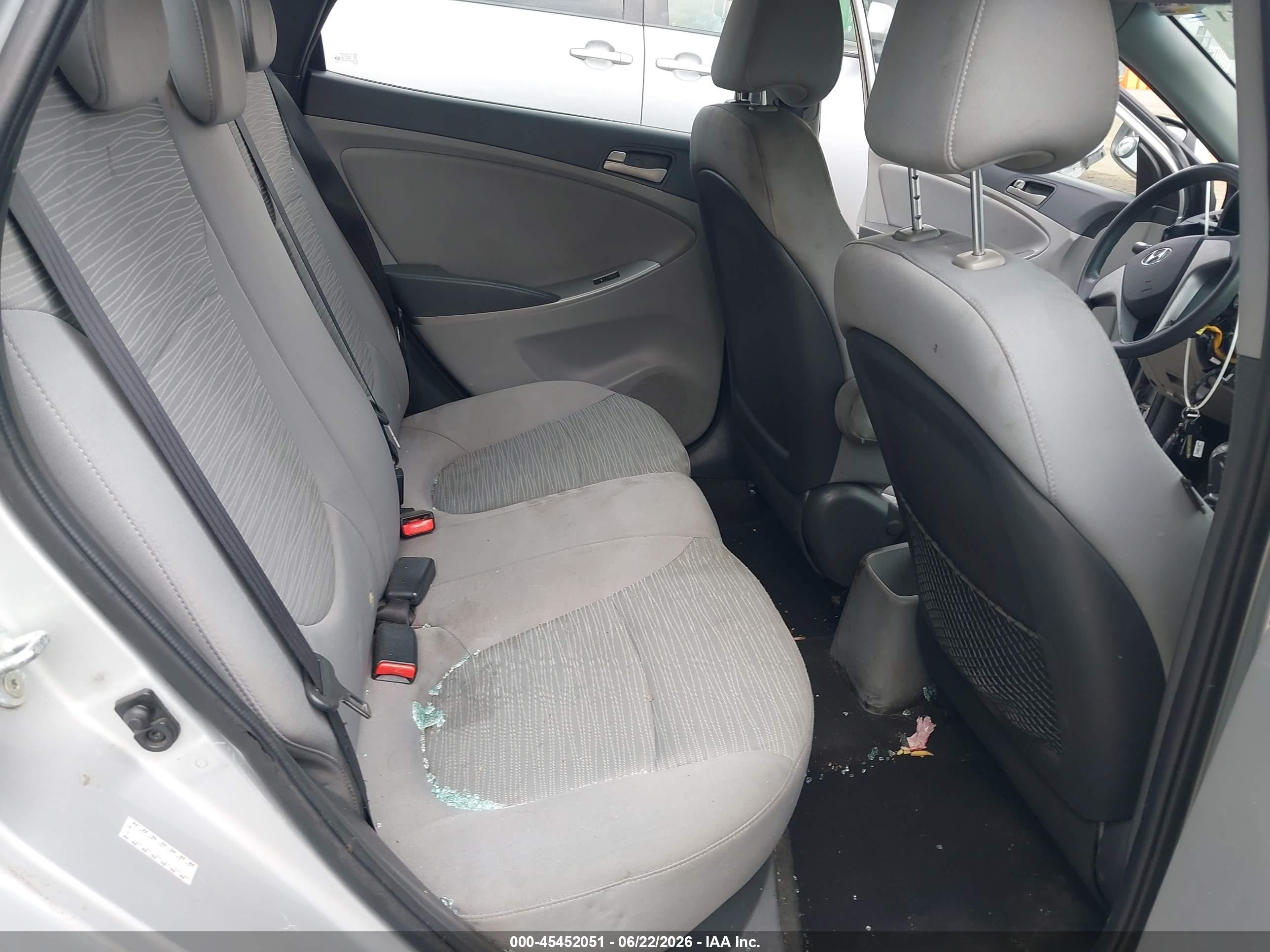 2015 Hyundai Accent Gls Silver vin: KMHCT4AE5FU923125