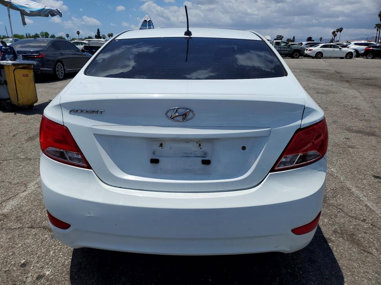 2015 Hyundai Accent Gls White vin: KMHCT4AE5FU928888