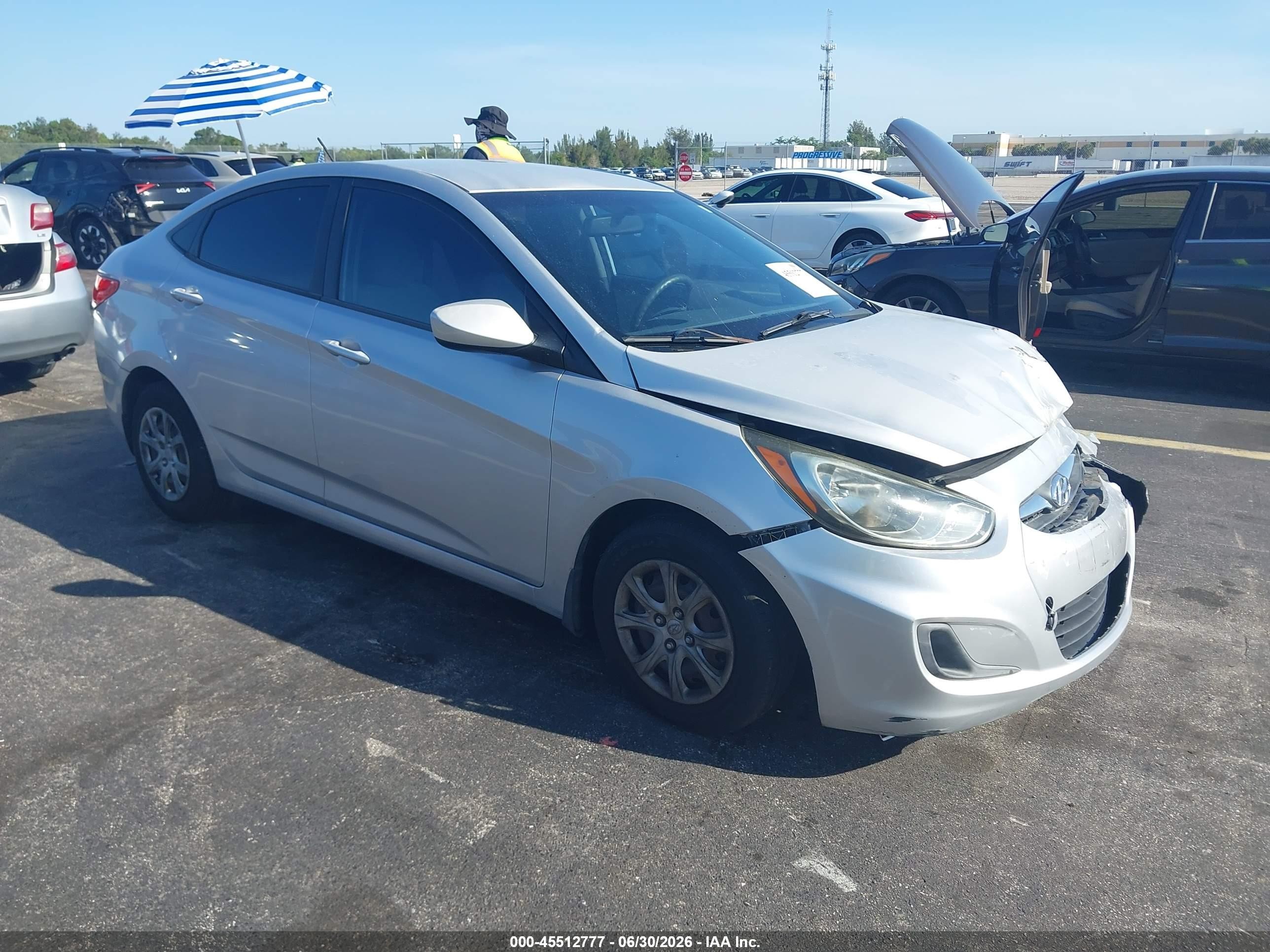 2012 Hyundai Accent Gls Gray vin: KMHCT4AE6CU116107