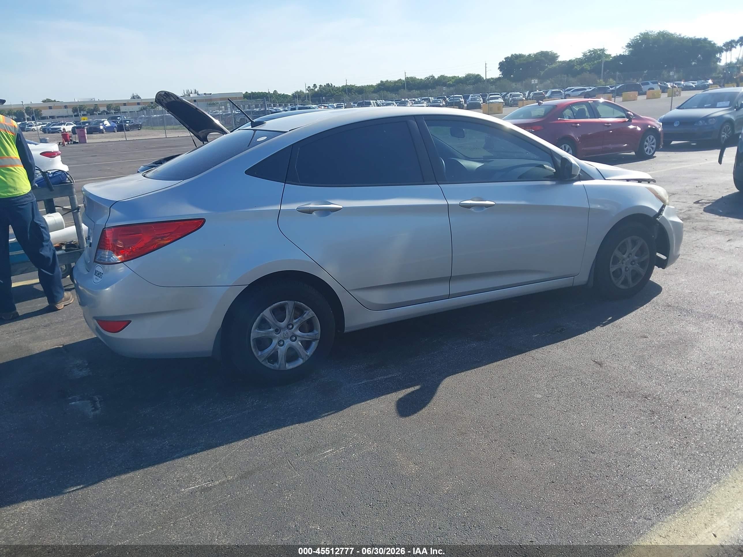 2012 Hyundai Accent Gls Gray vin: KMHCT4AE6CU116107