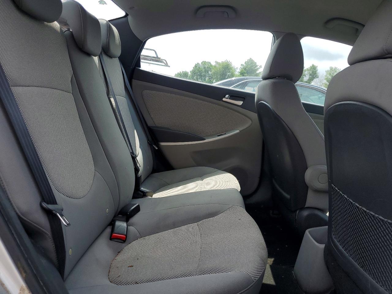 2012 Hyundai Accent Gls Silver vin: KMHCT4AE6CU193916