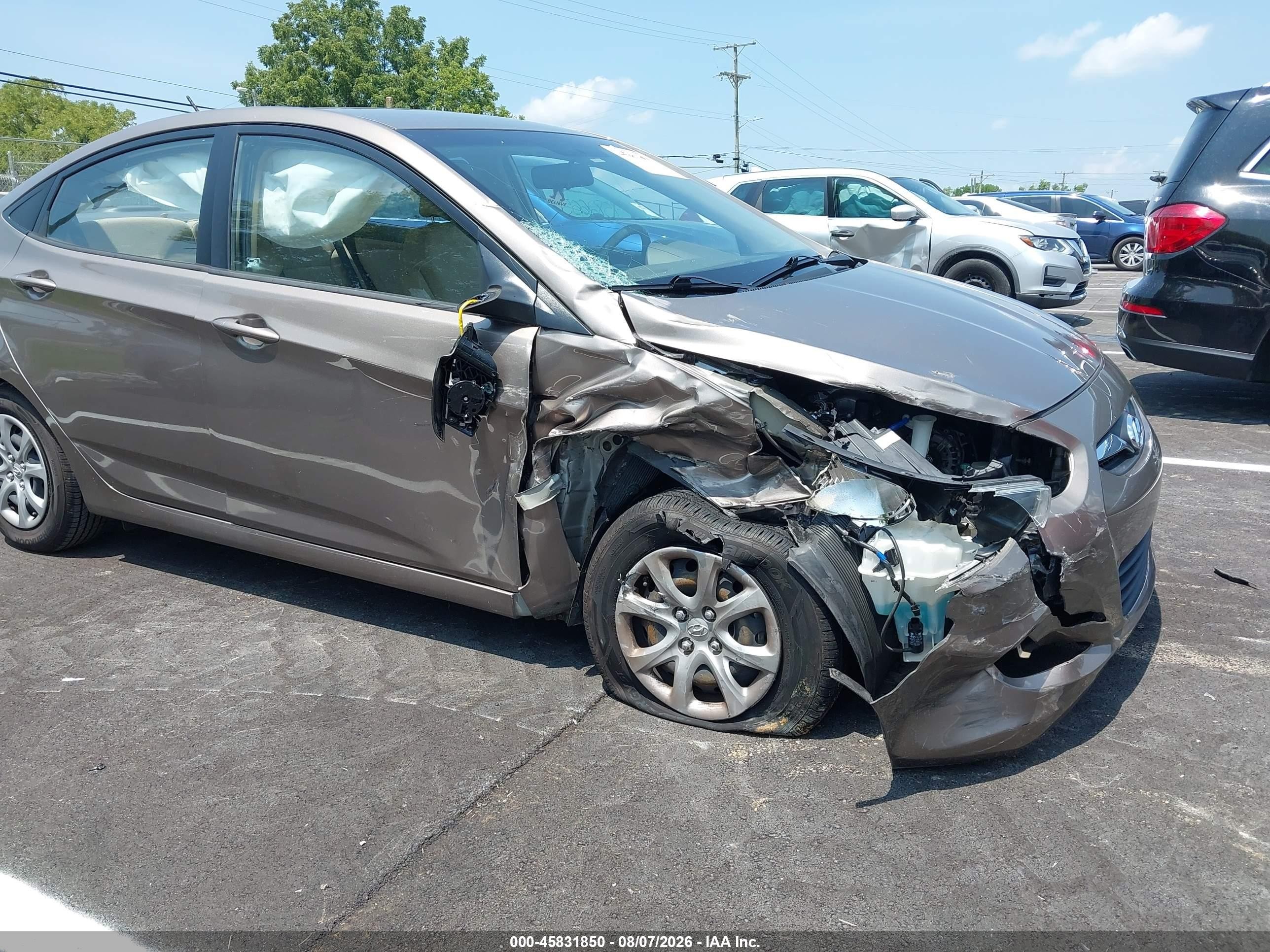 2012 Hyundai Accent Gls Cream vin: KMHCT4AE6CU236666