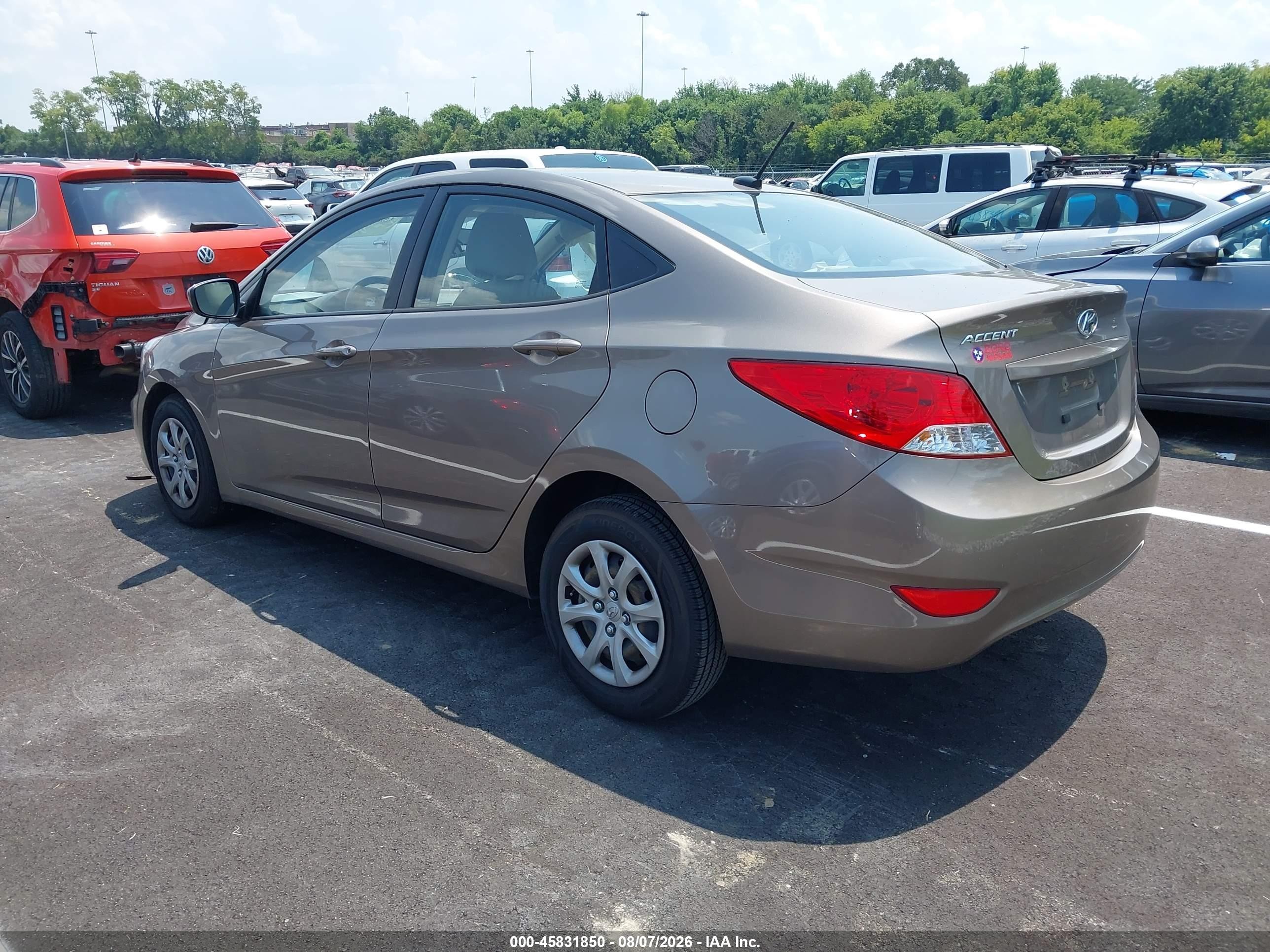 2012 Hyundai Accent Gls Cream vin: KMHCT4AE6CU236666