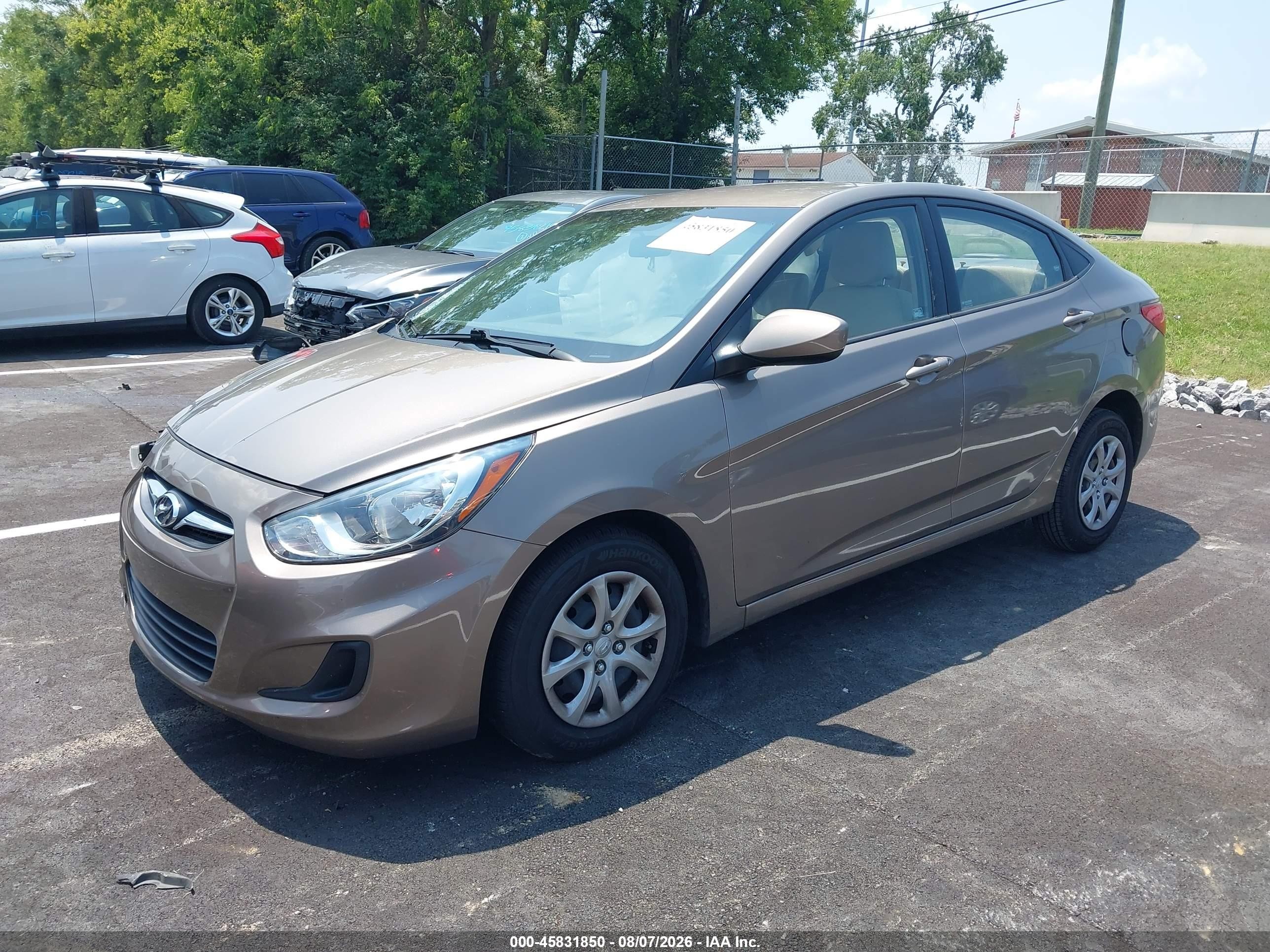 2012 Hyundai Accent Gls Cream vin: KMHCT4AE6CU236666