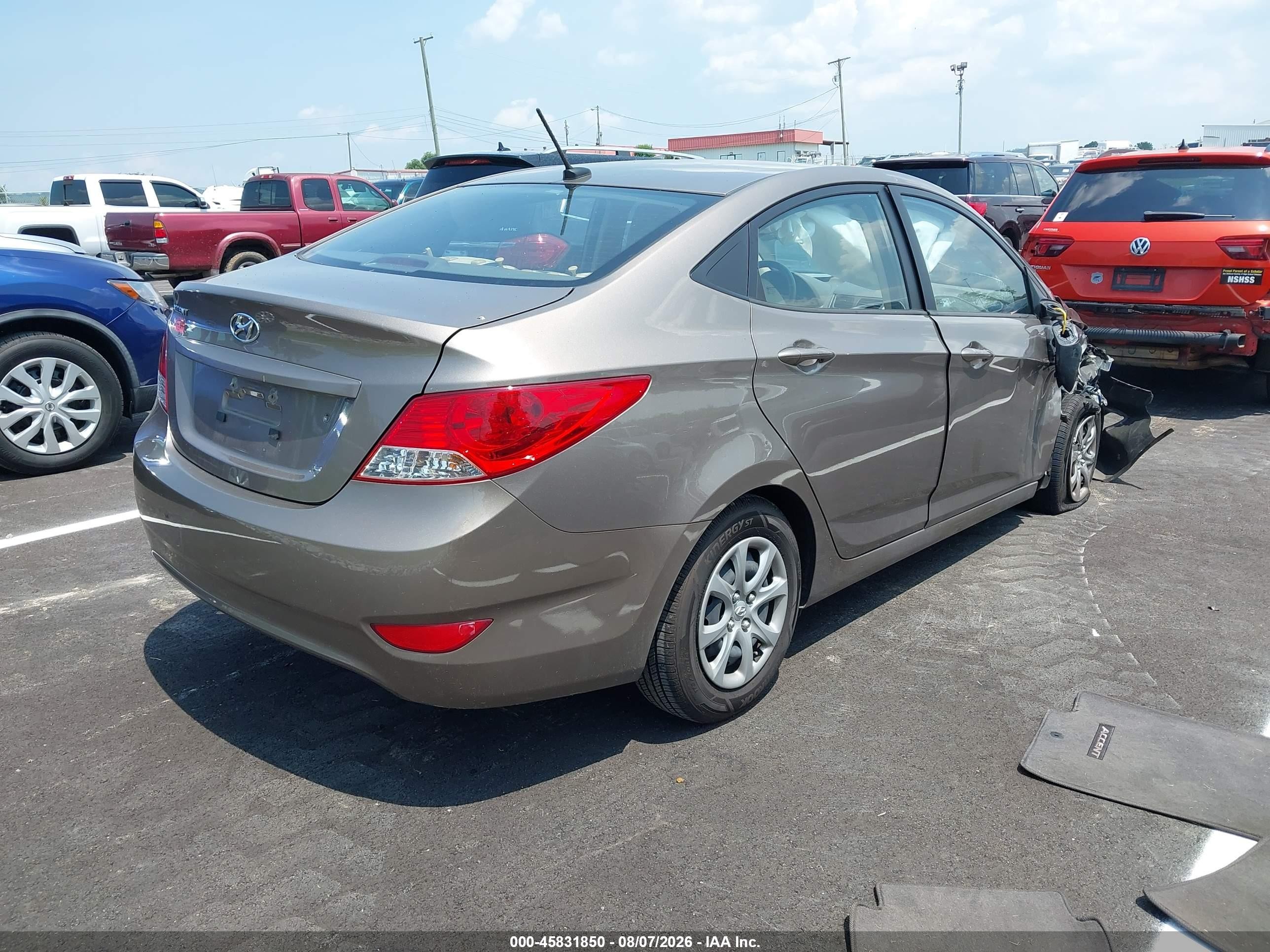 2012 Hyundai Accent Gls Cream vin: KMHCT4AE6CU236666