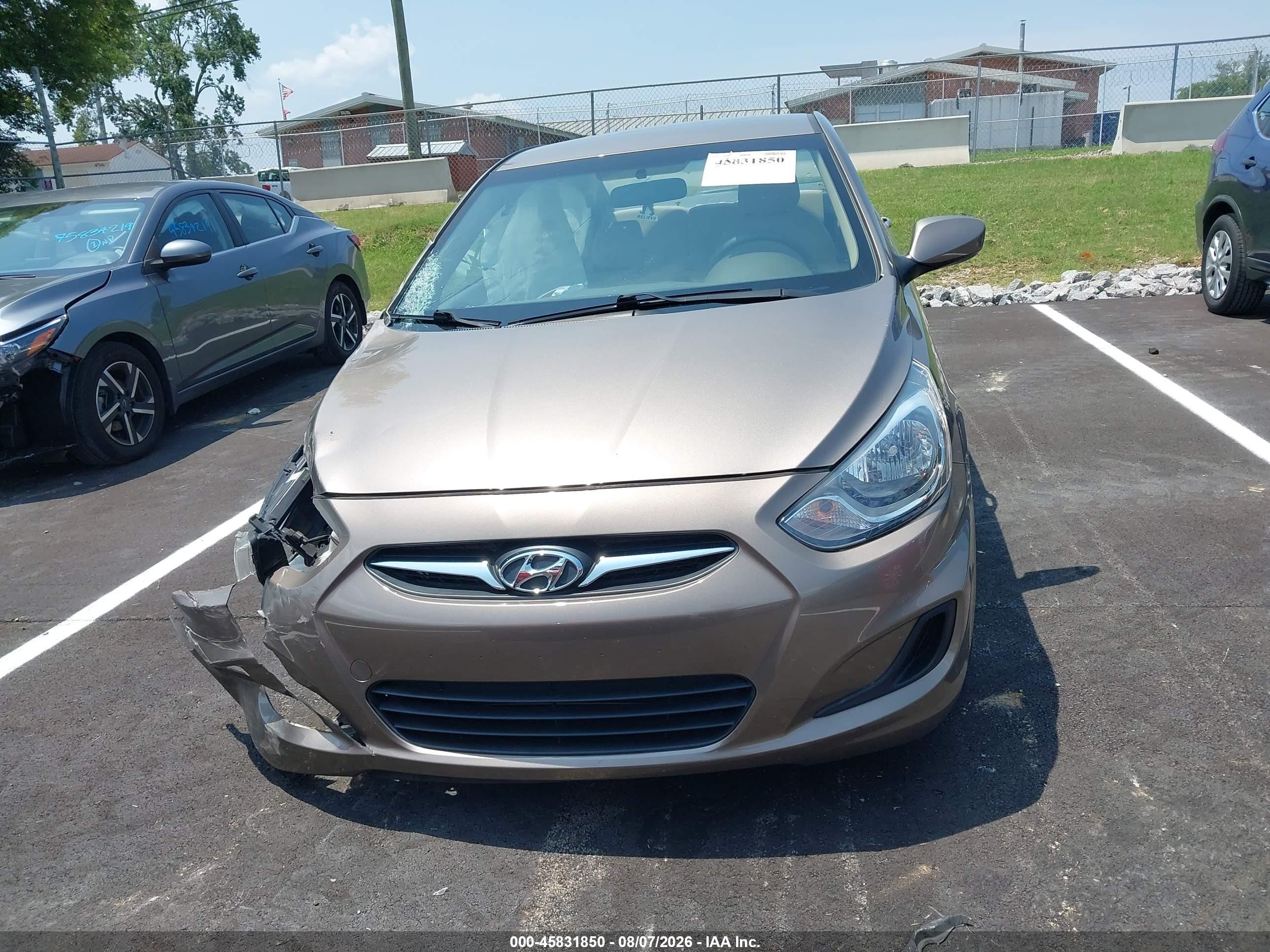 2012 Hyundai Accent Gls Cream vin: KMHCT4AE6CU236666