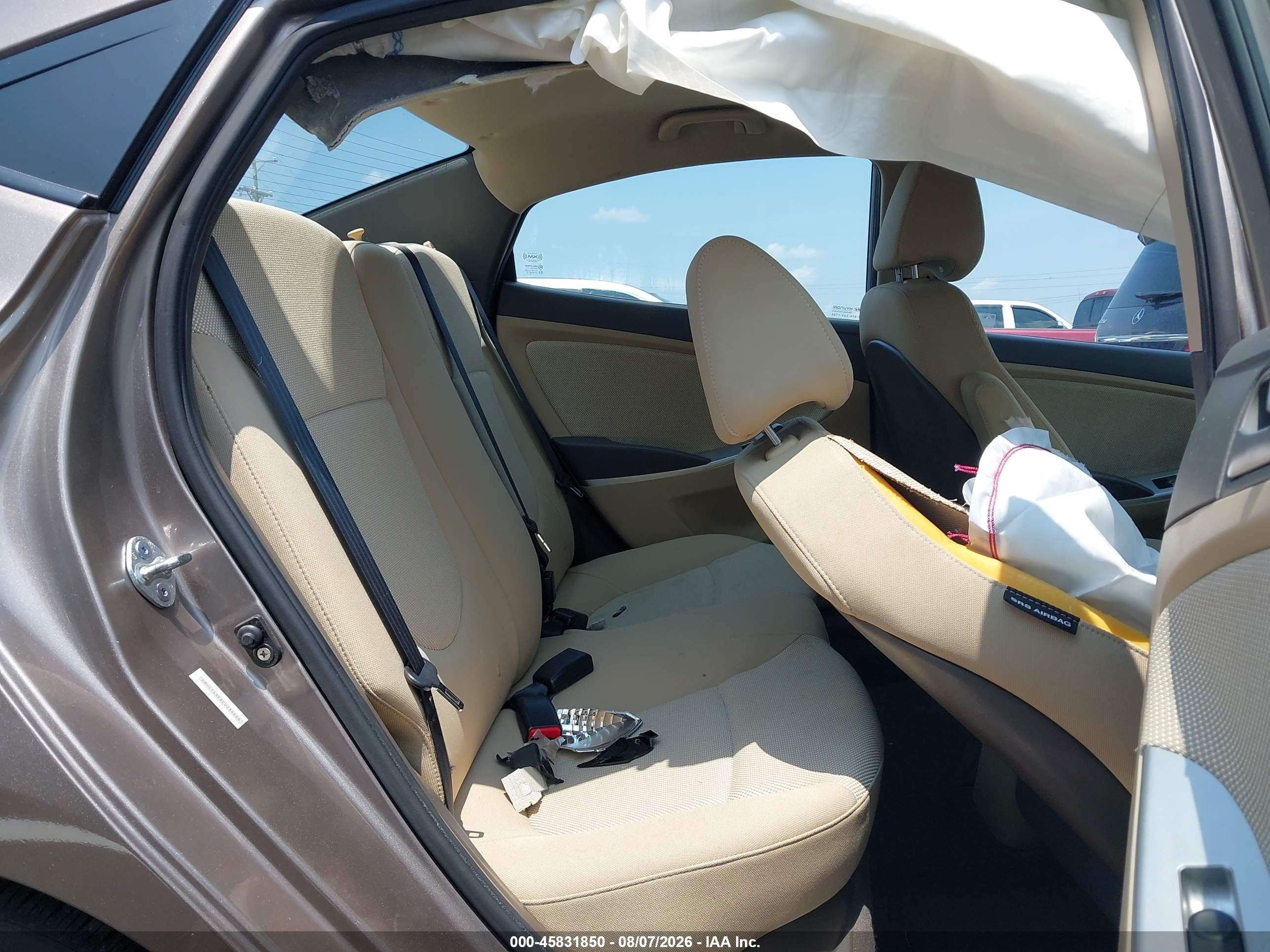 2012 Hyundai Accent Gls Cream vin: KMHCT4AE6CU236666
