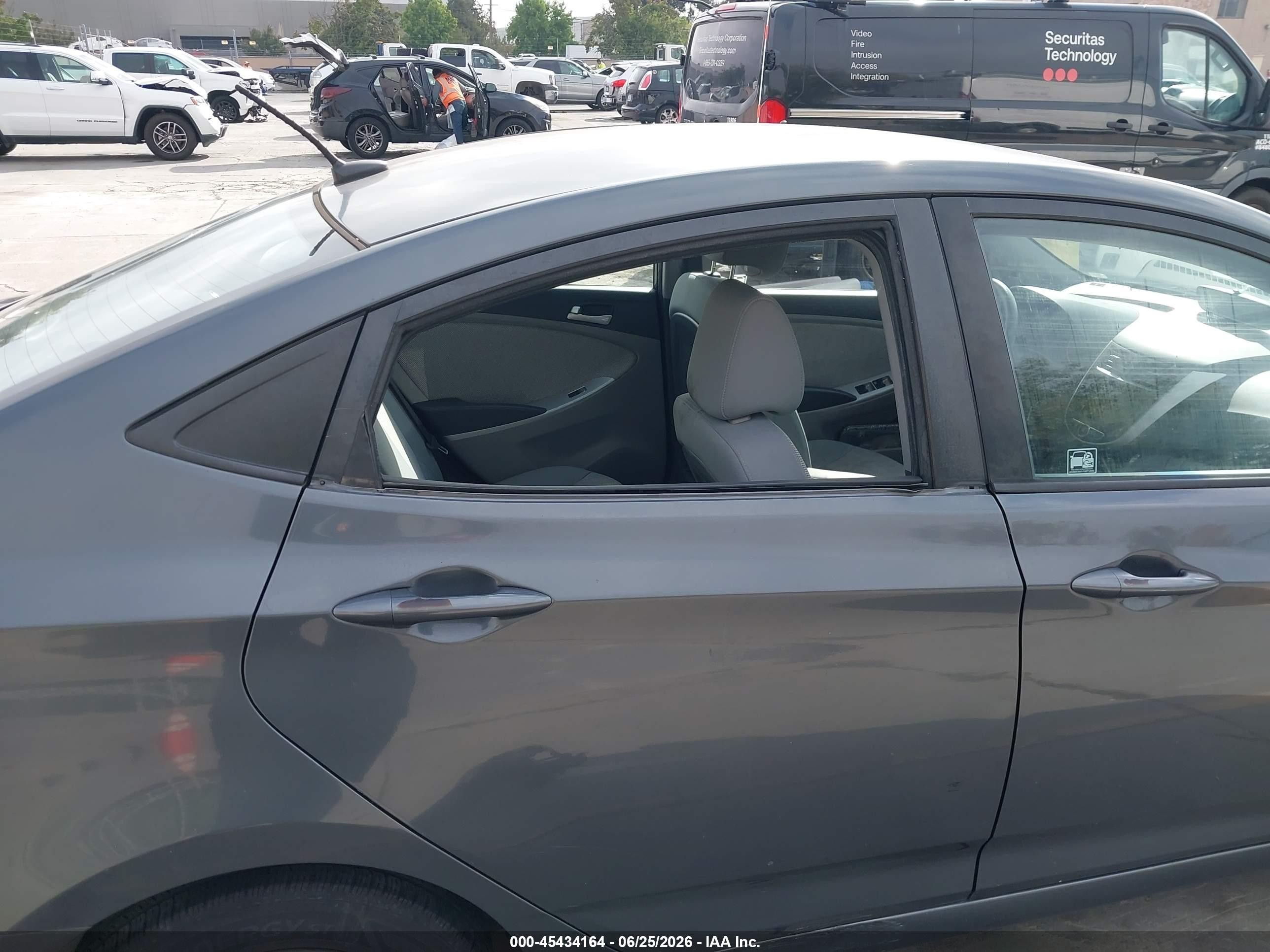 2012 Hyundai Accent Gls Gray vin: KMHCT4AE6CU261115