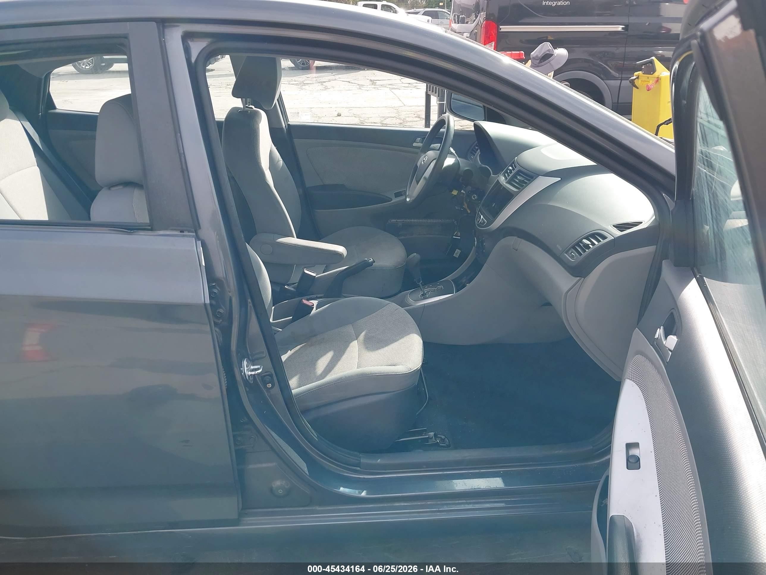 2012 Hyundai Accent Gls Gray vin: KMHCT4AE6CU261115