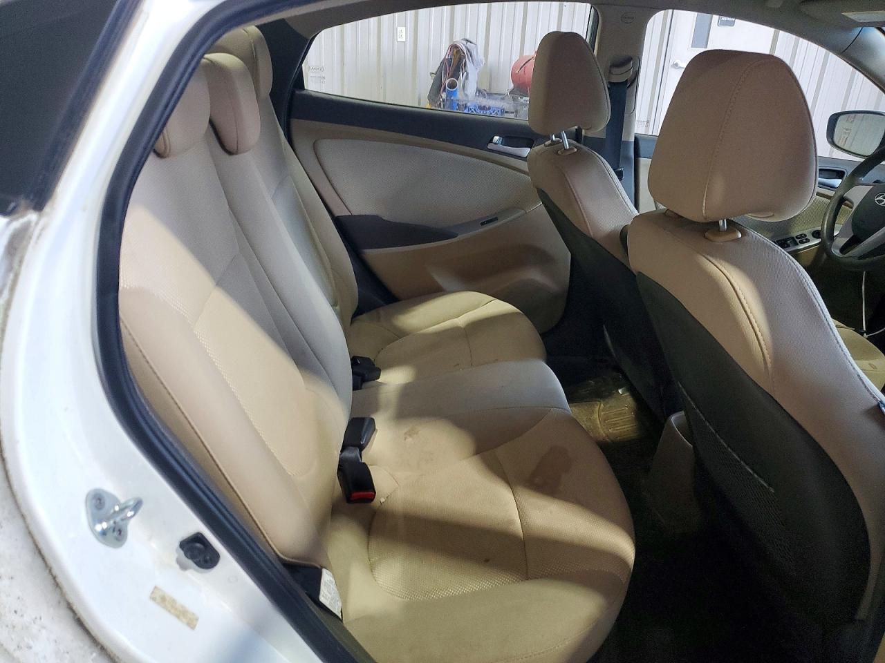 2013 Hyundai Accent Gls White vin: KMHCT4AE6DU323145