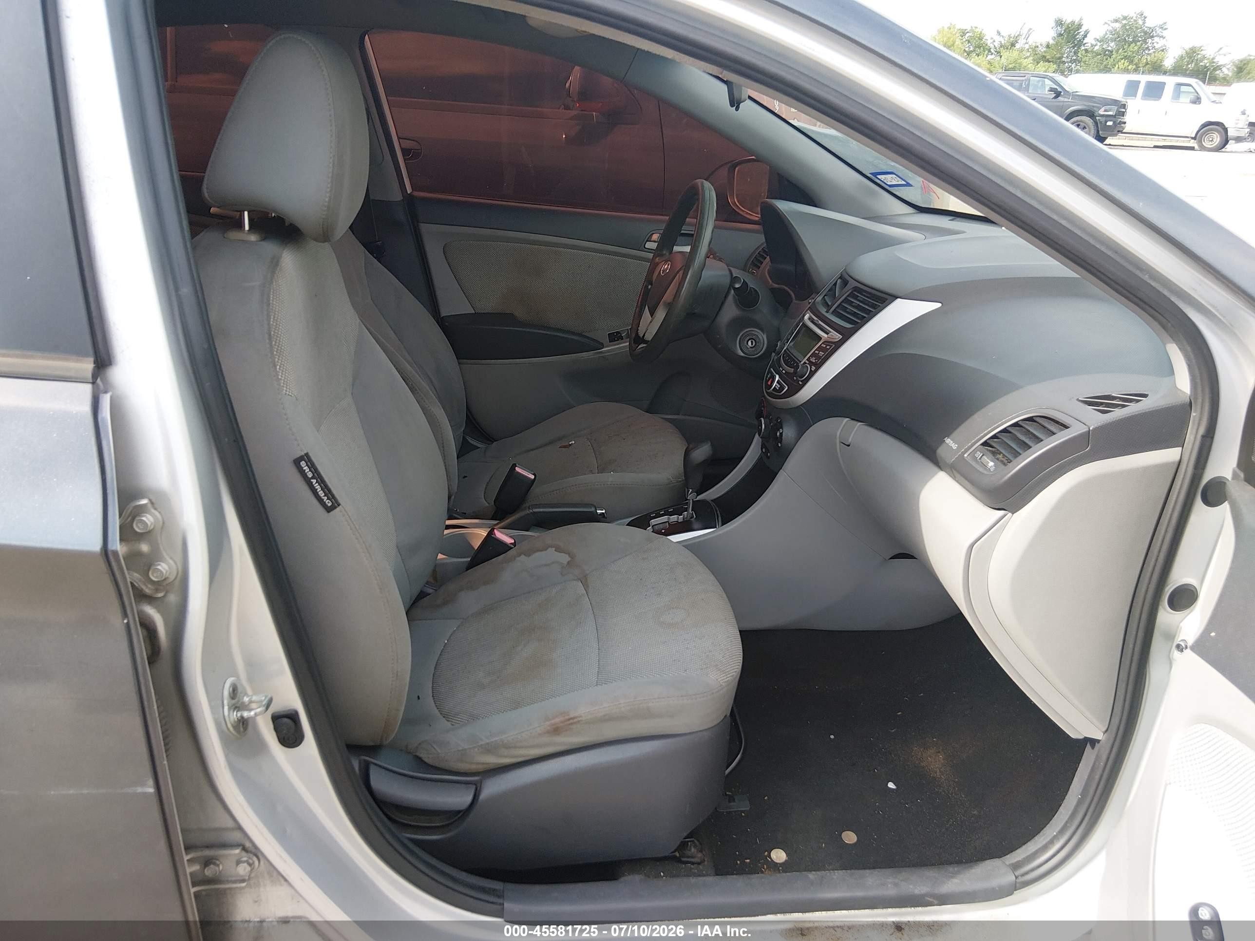 2013 Hyundai Accent Gls Серый vin: KMHCT4AE6DU349115