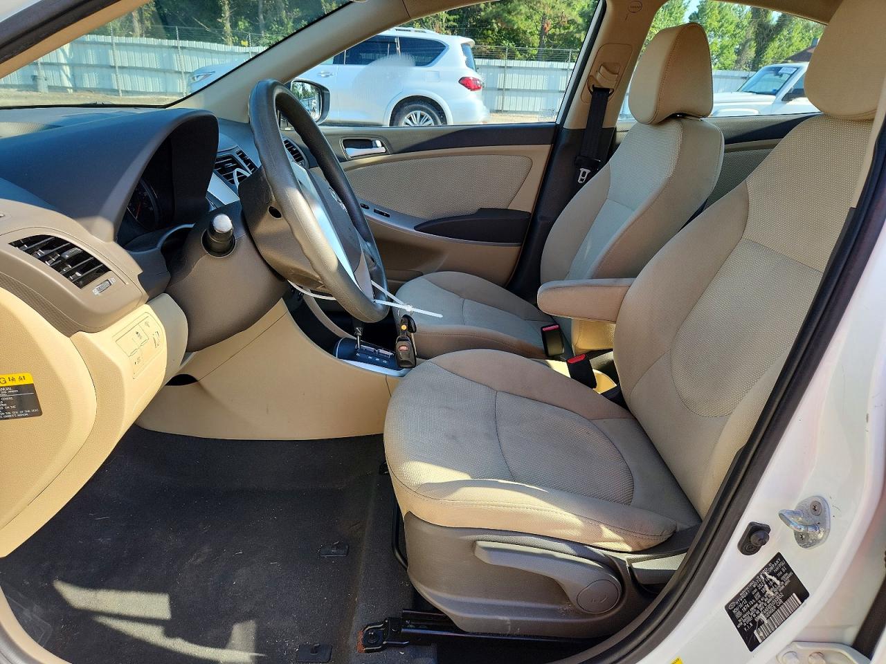 2013 Hyundai Accent Gls Белый vin: KMHCT4AE6DU393552