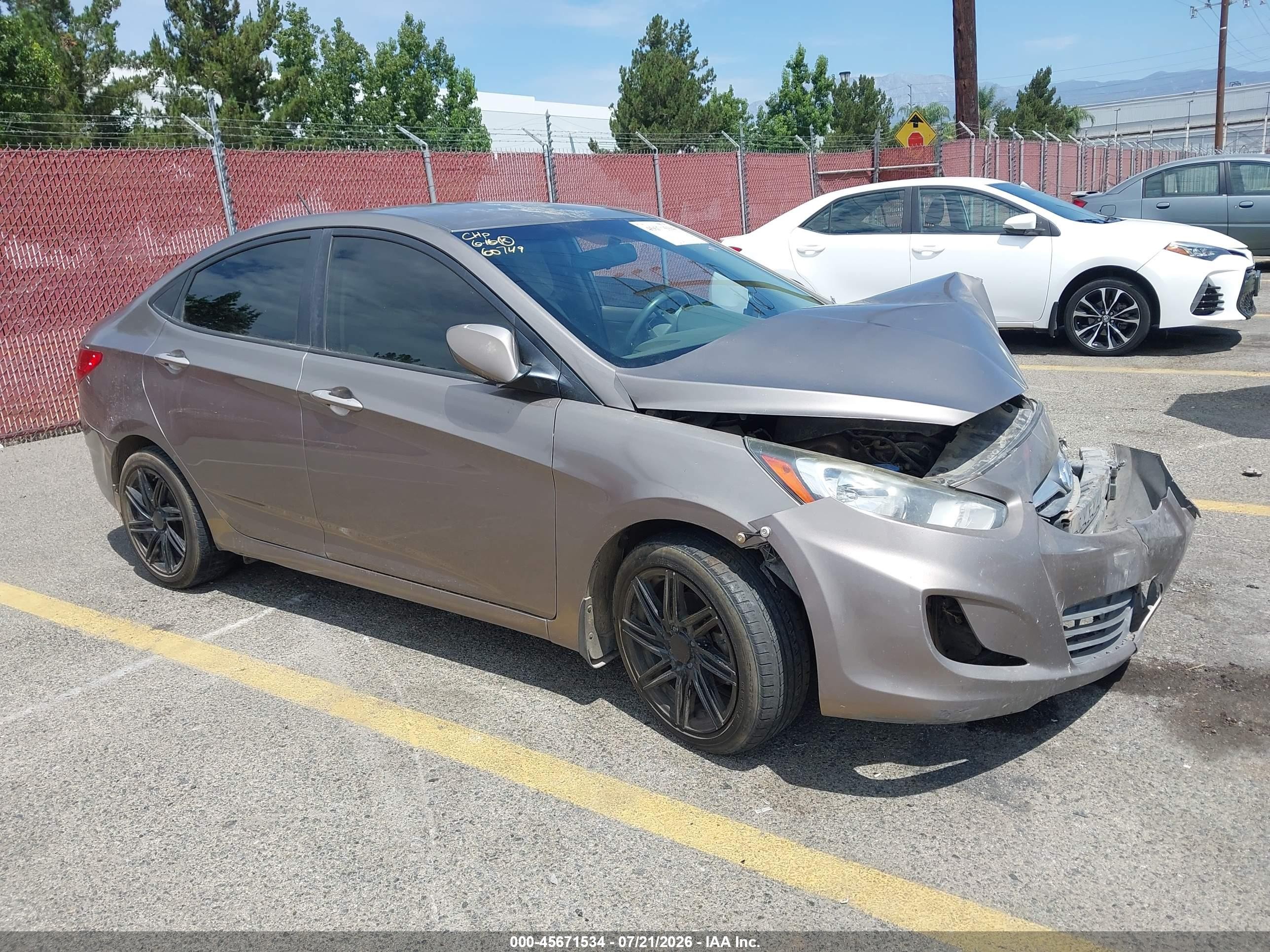 2013 Hyundai Accent Gls Gray vin: KMHCT4AE6DU414075