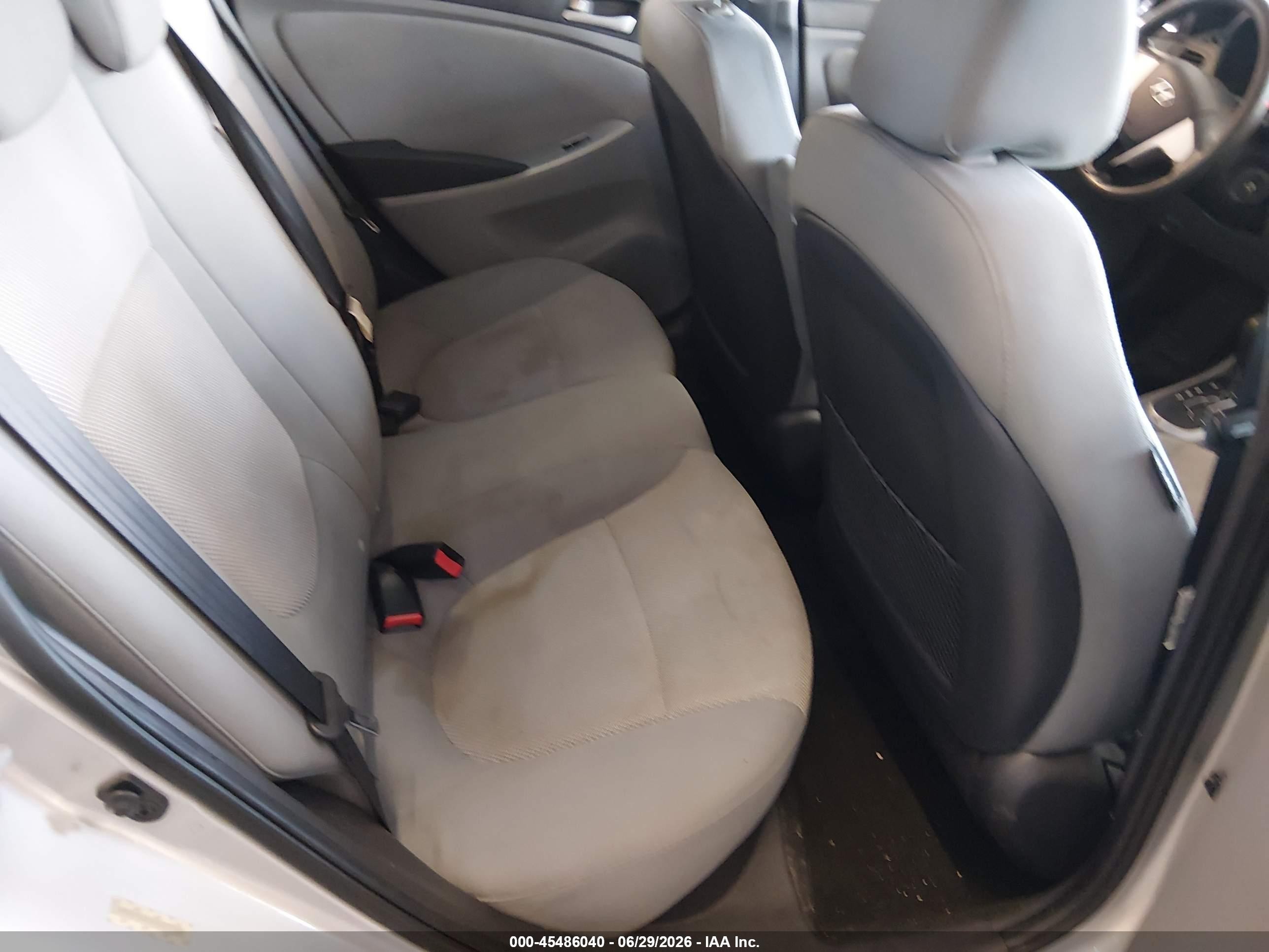 2013 Hyundai Accent Gls Silver vin: KMHCT4AE6DU453183