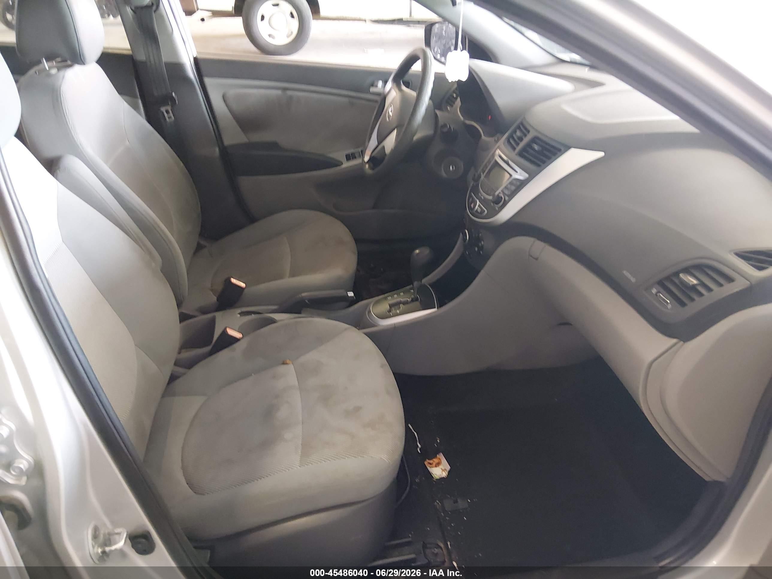 2013 Hyundai Accent Gls Silver vin: KMHCT4AE6DU453183