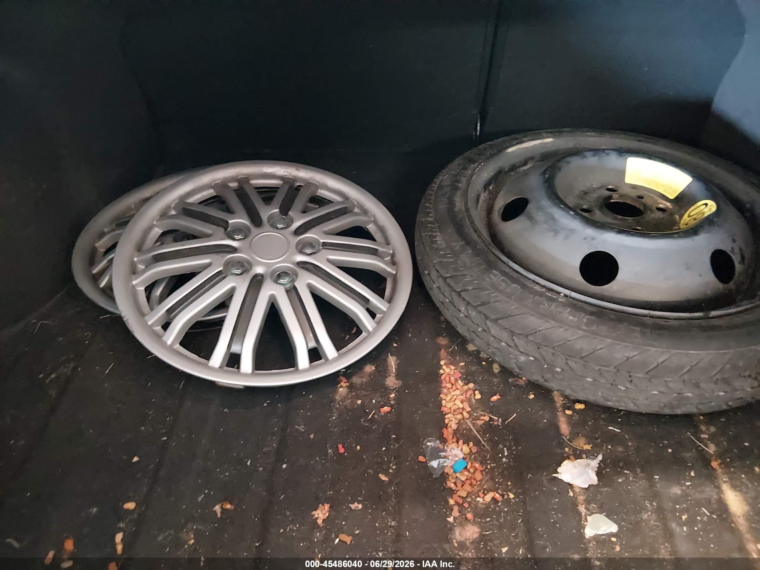 2013 Hyundai Accent Gls Silver vin: KMHCT4AE6DU453183