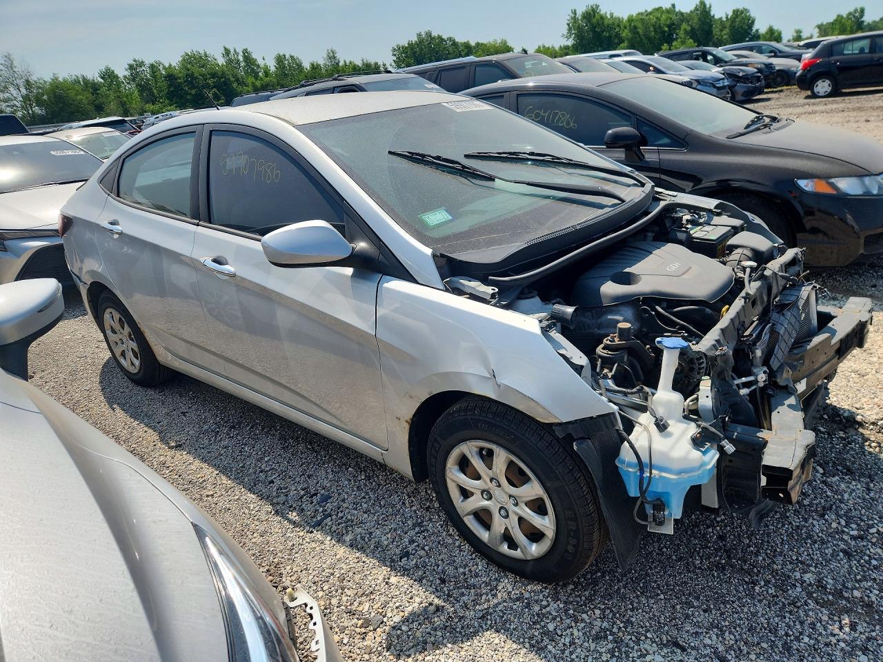 2013 Hyundai Accent Gls Silver vin: KMHCT4AE6DU529775