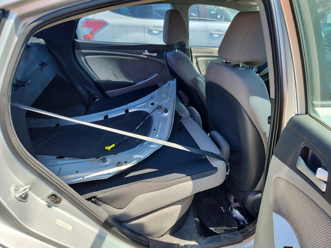 2013 Hyundai Accent Gls Silver vin: KMHCT4AE6DU529775