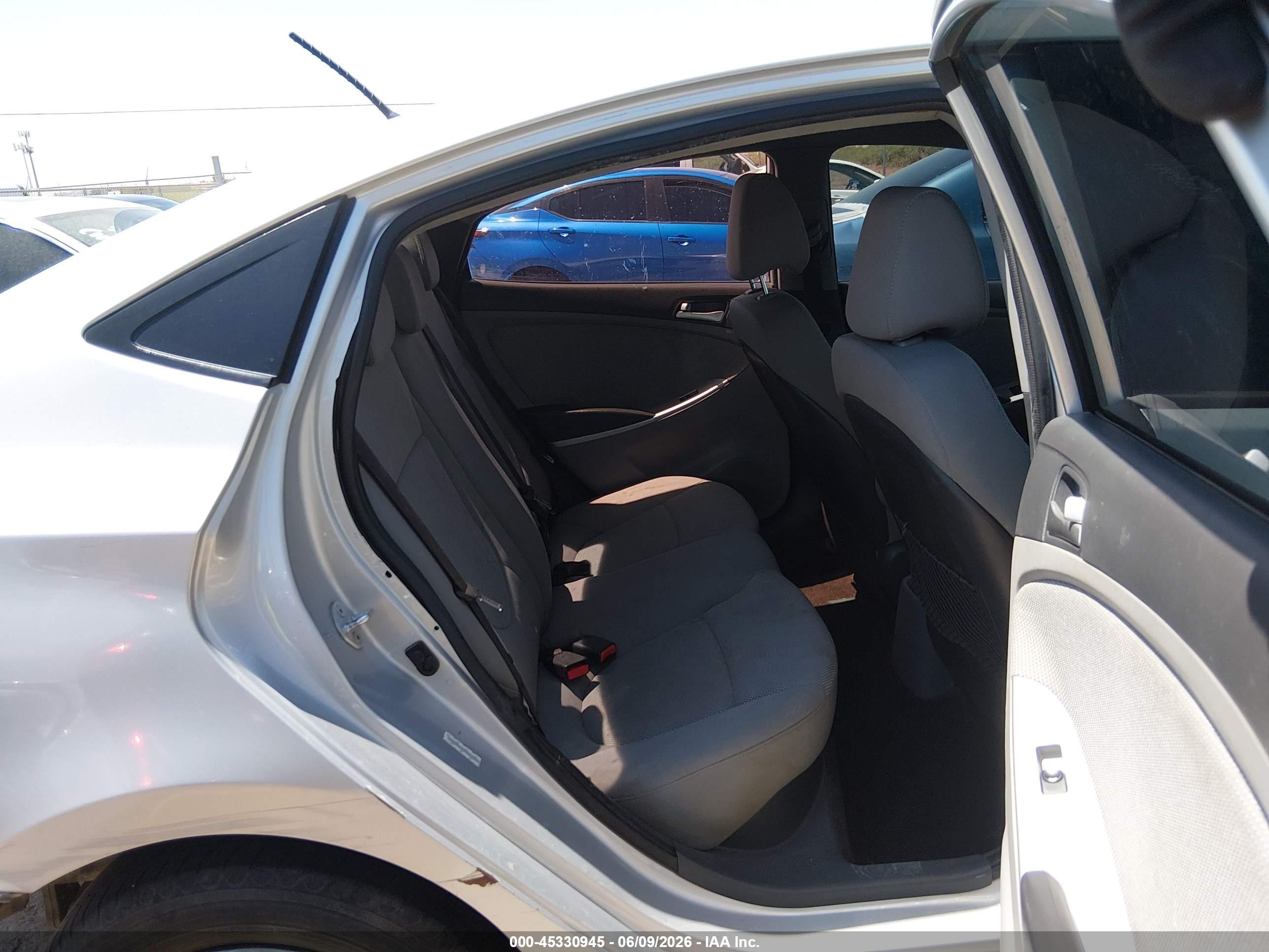 2013 Hyundai Accent Gls Gray vin: KMHCT4AE6DU576207