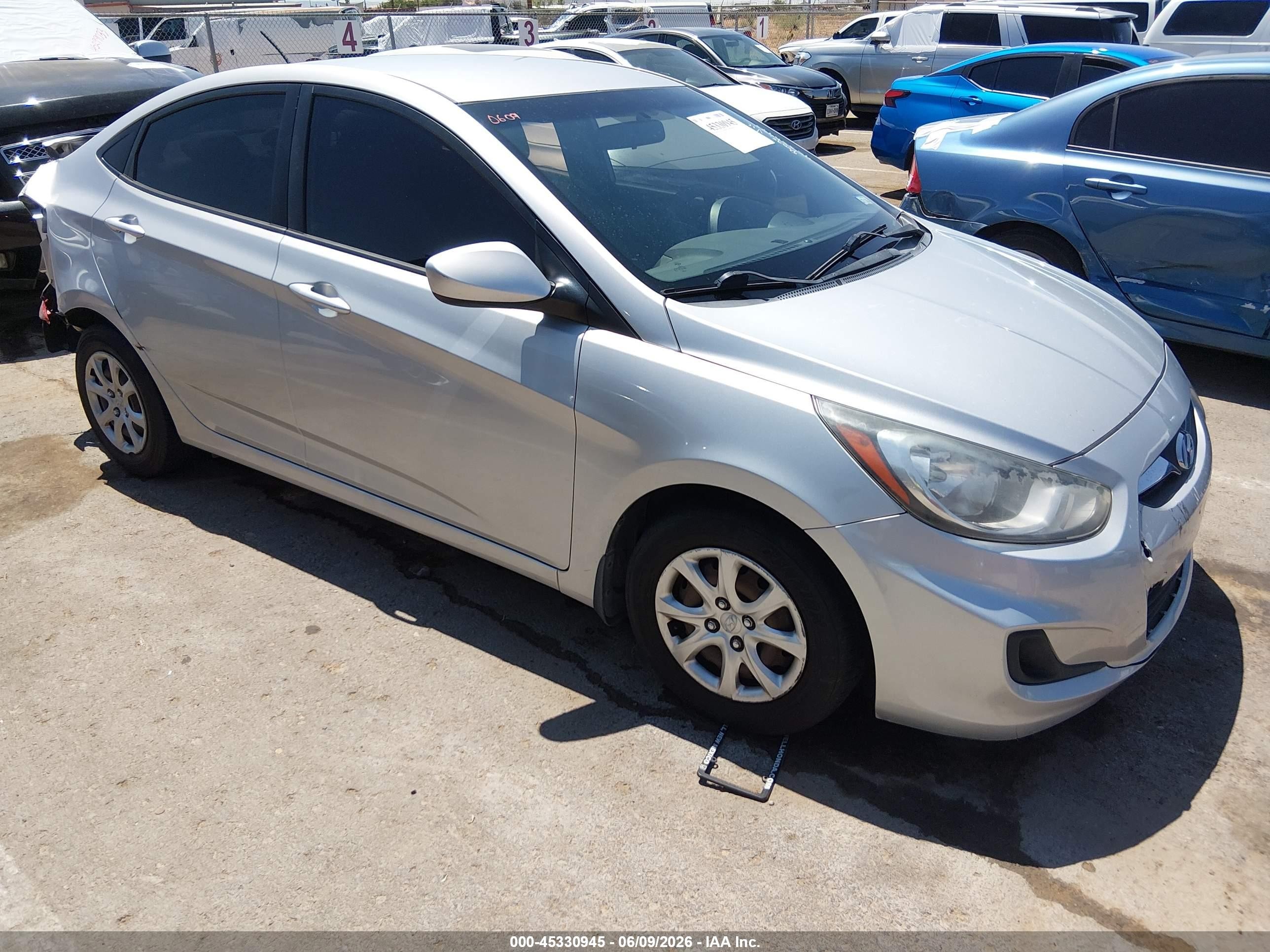 2013 Hyundai Accent Gls Gray vin: KMHCT4AE6DU576207