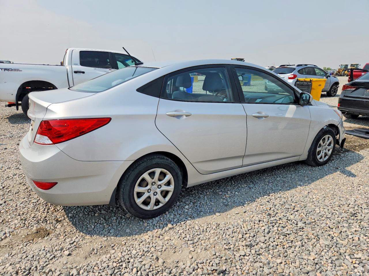 2013 Hyundai Accent Gls Серебряный vin: KMHCT4AE6DU577227