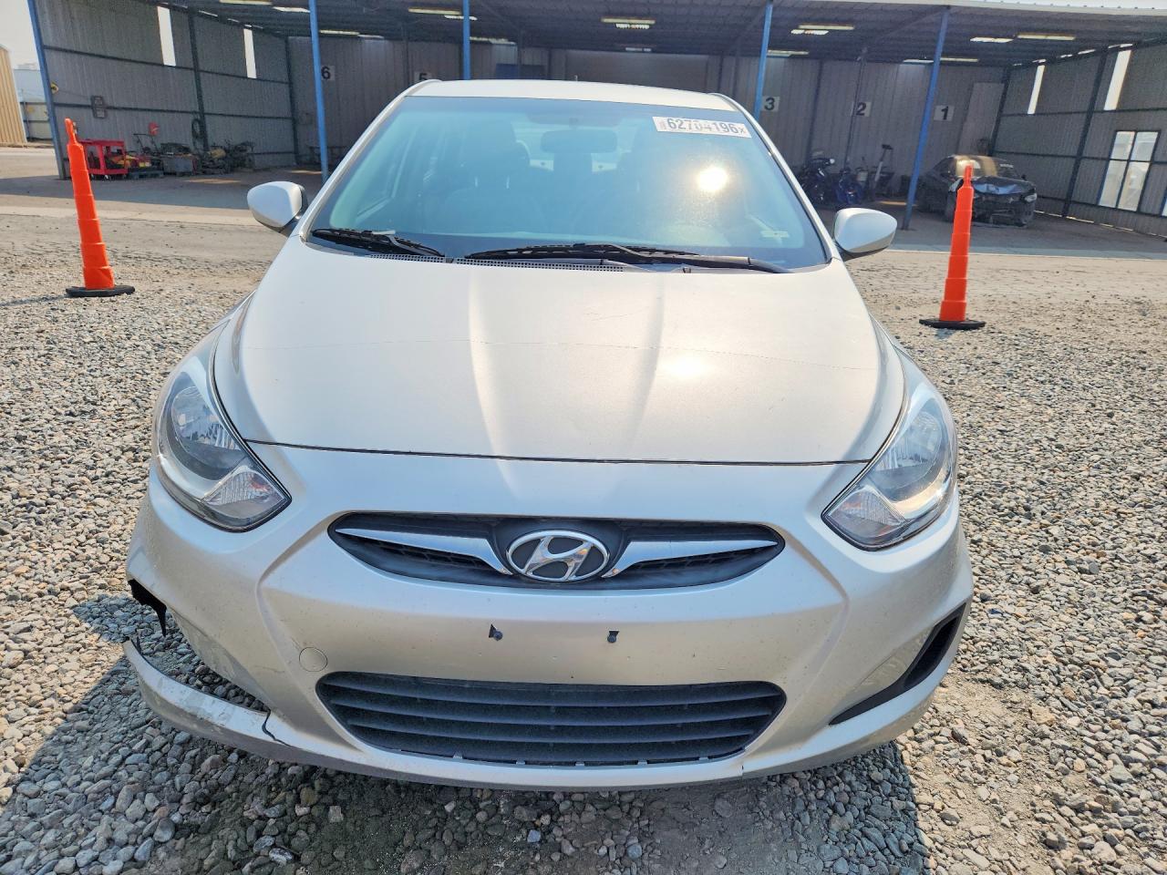 2013 Hyundai Accent Gls Серебряный vin: KMHCT4AE6DU577227