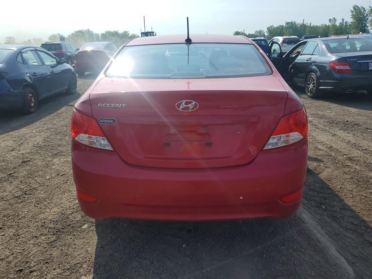 2014 Hyundai Accent Gls Red vin: KMHCT4AE6EU625309