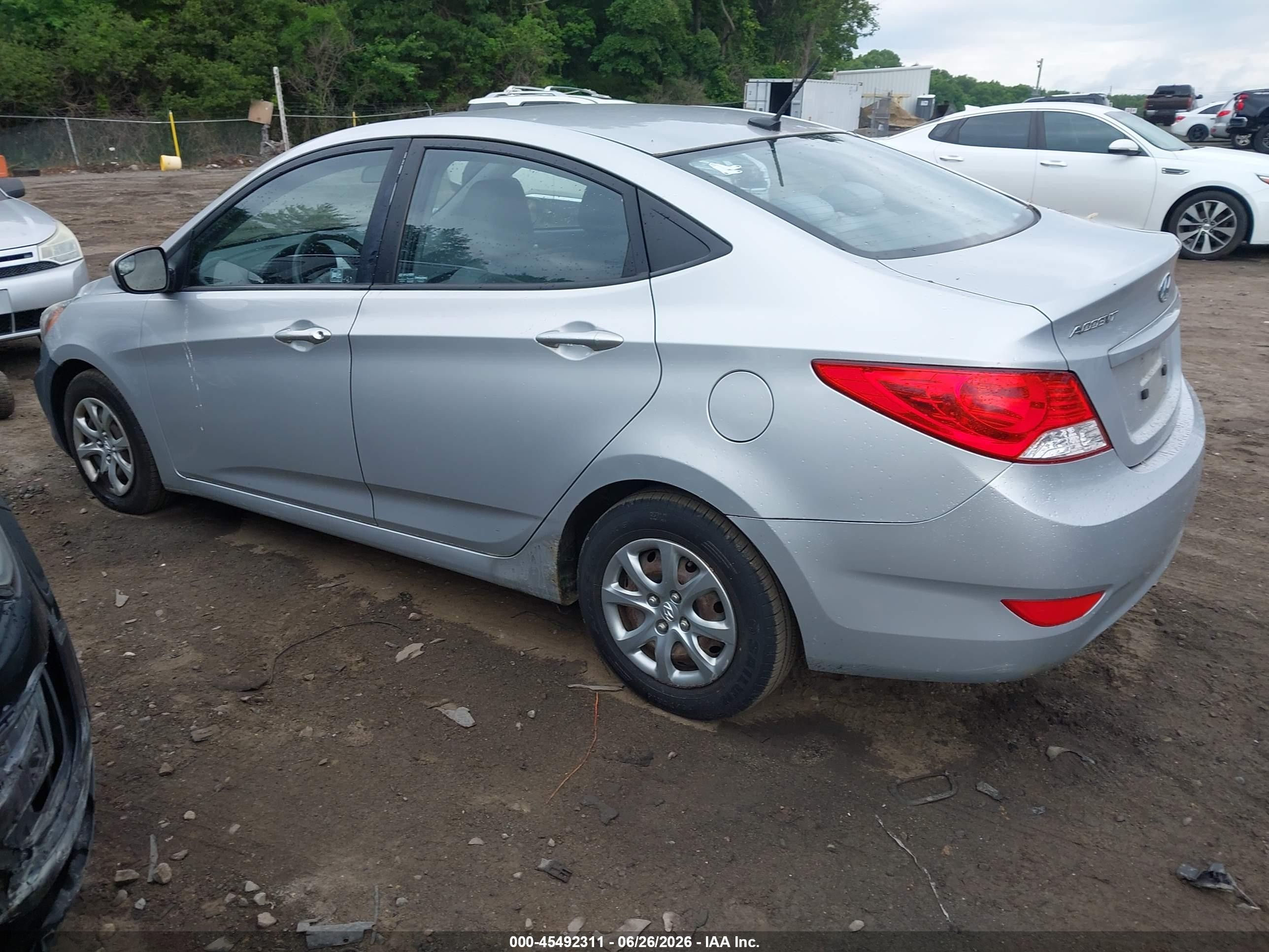 2014 Hyundai Accent Gls Silver vin: KMHCT4AE6EU640084