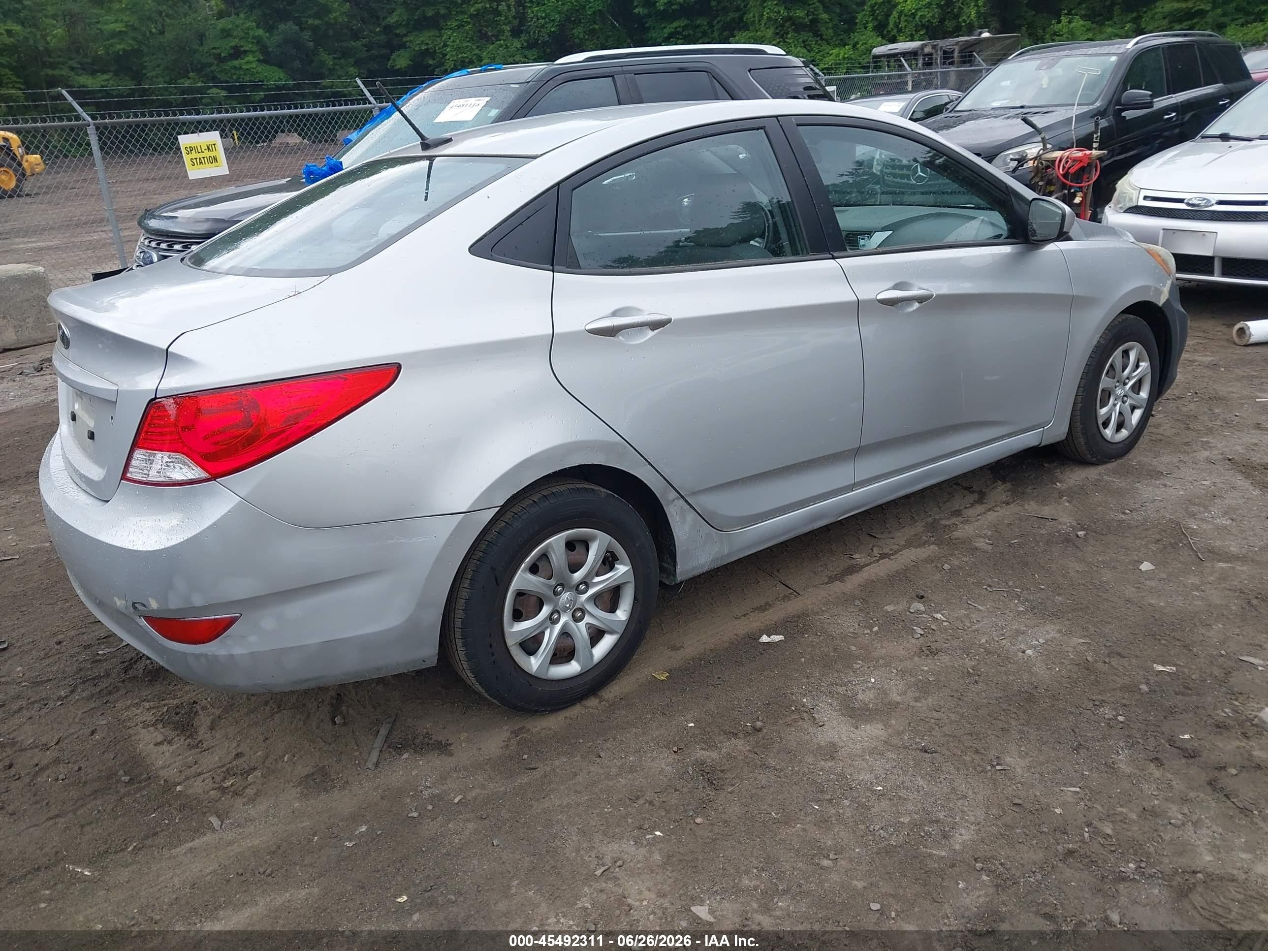 2014 Hyundai Accent Gls Silver vin: KMHCT4AE6EU640084